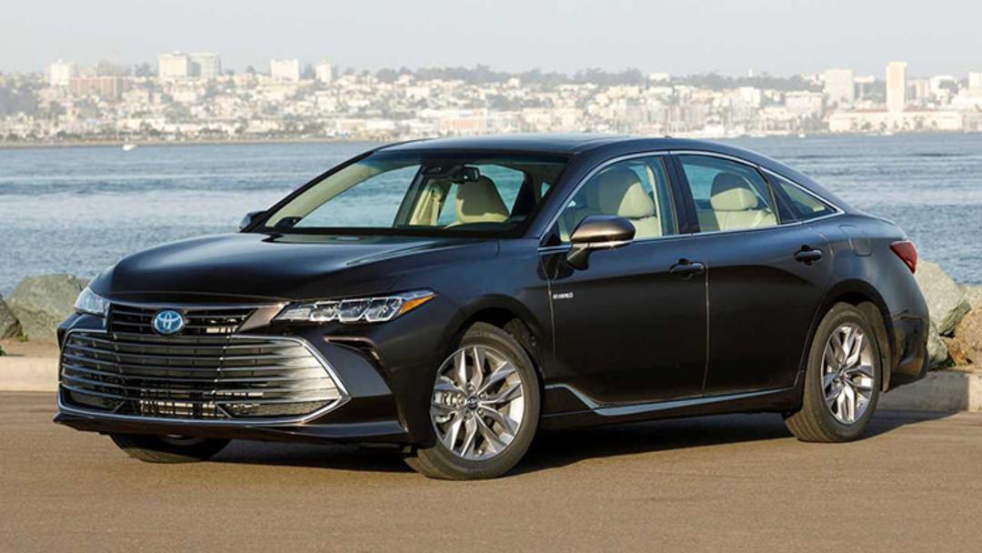 Toyota Avalon Hybrid XLE / تویوتا آوالون هیبرید