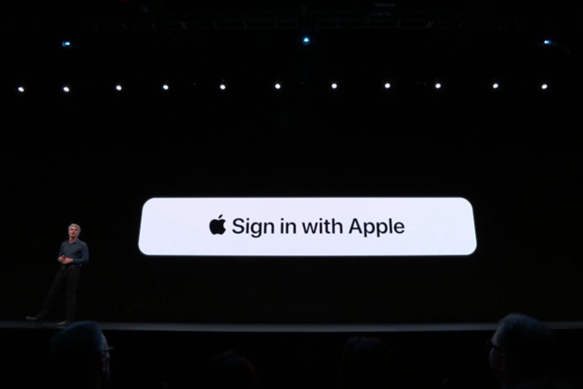 ورود با اپل آیدی / sign in with apple