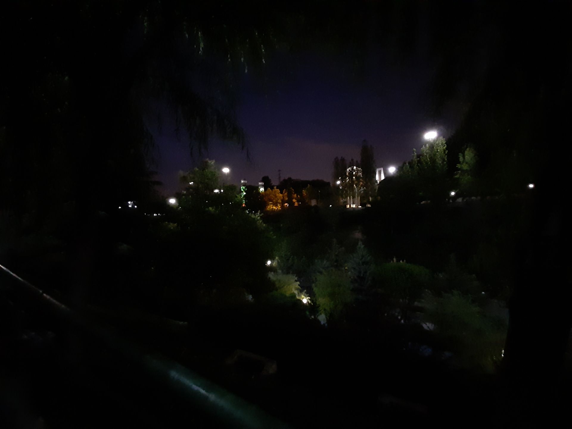 عکس گرفته شده با دوربین اولتراواید در شب