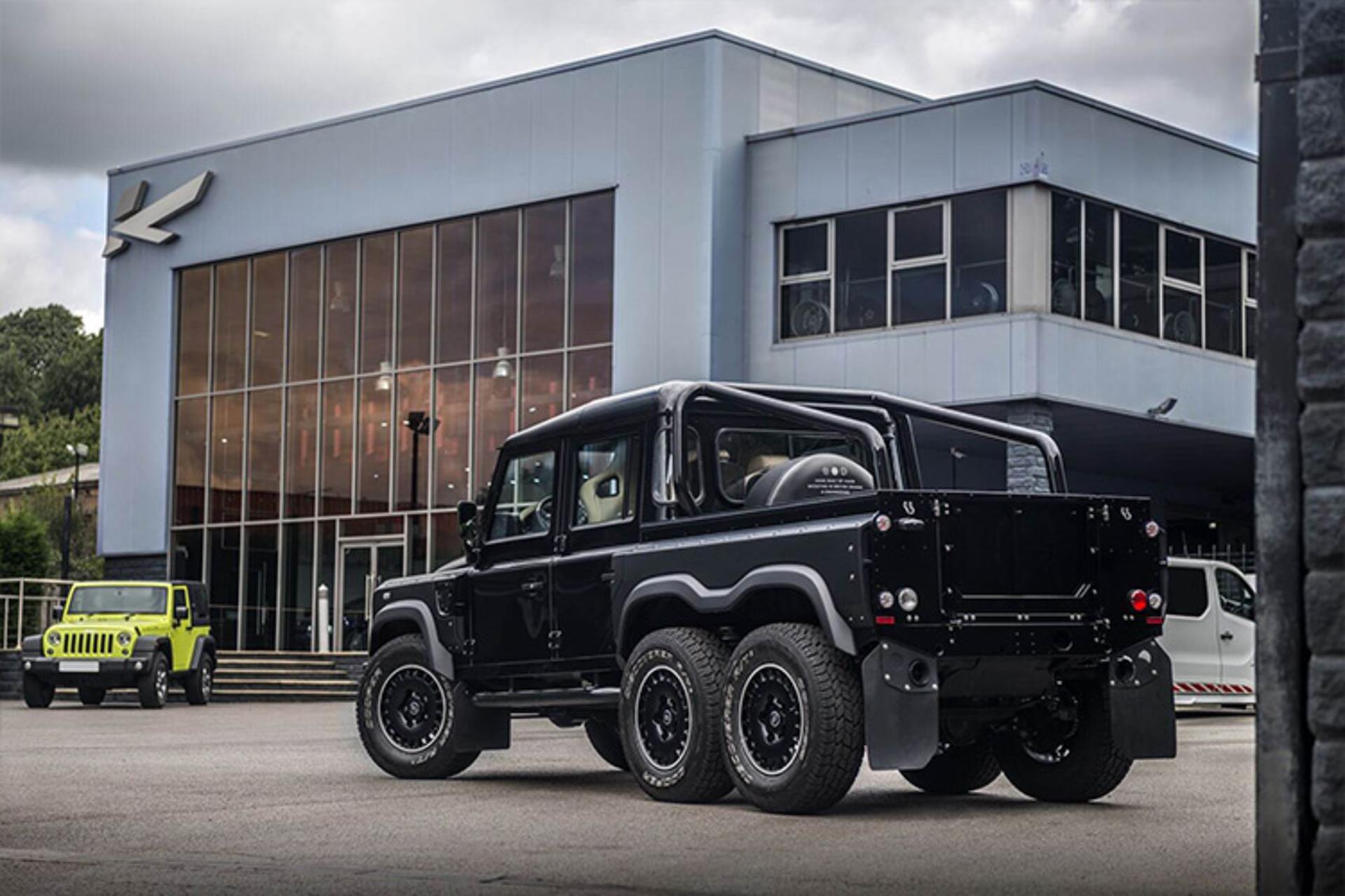 لندرور دیفندر 6x6 