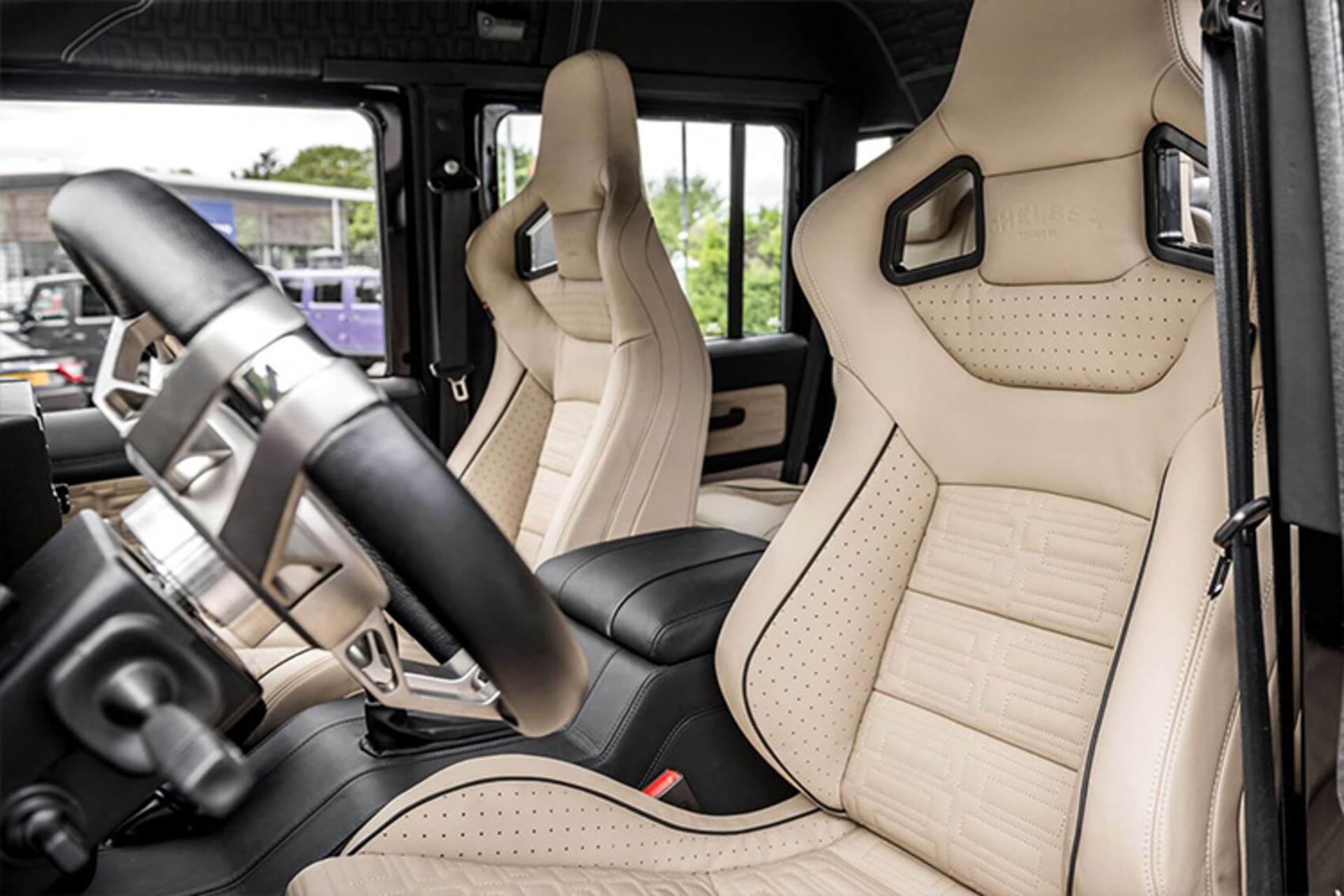 لندرور دیفندر 6x6 