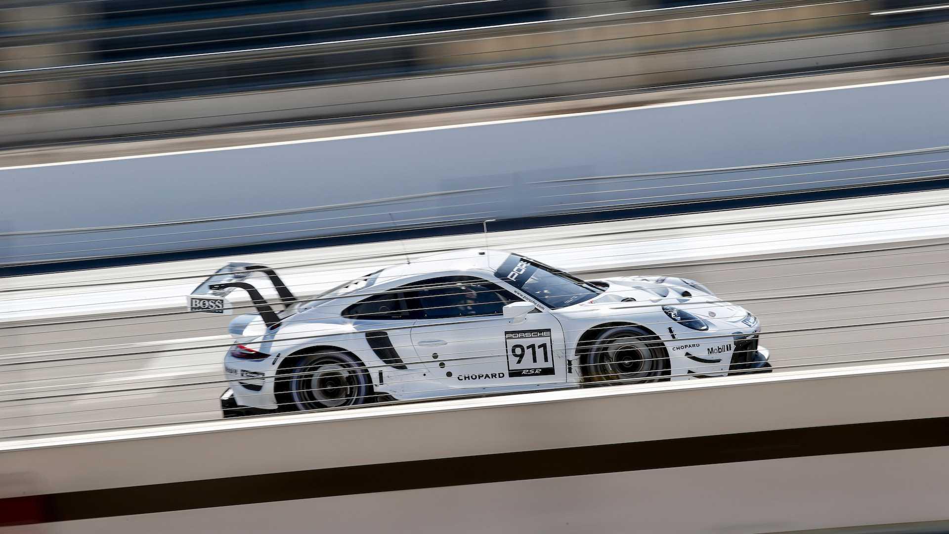 Porsche 911 RSR