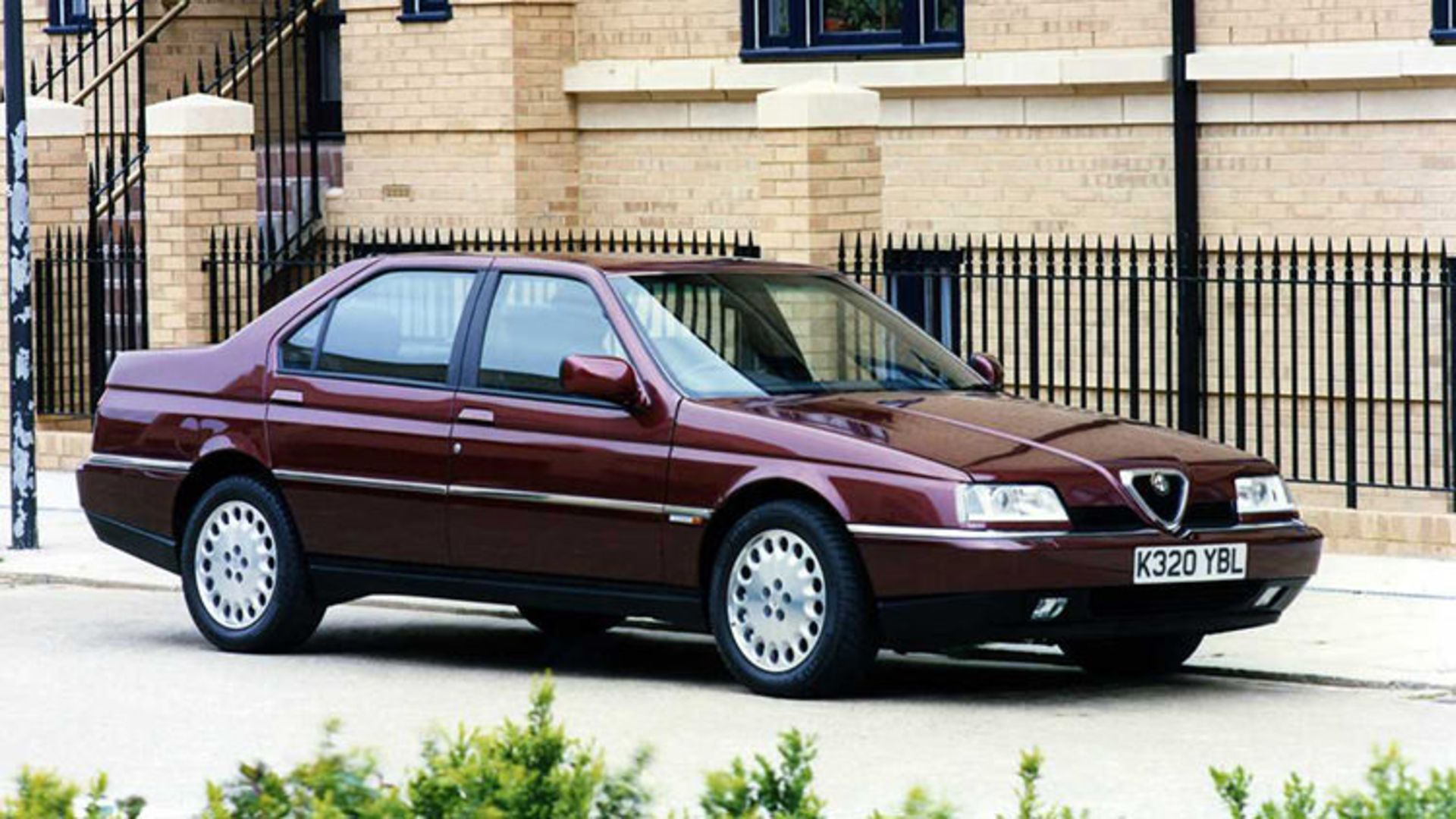 Alfa Romeo 164 / آلفارومئو 164