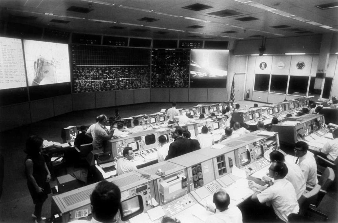 Apollo 11 / آپولو 11
