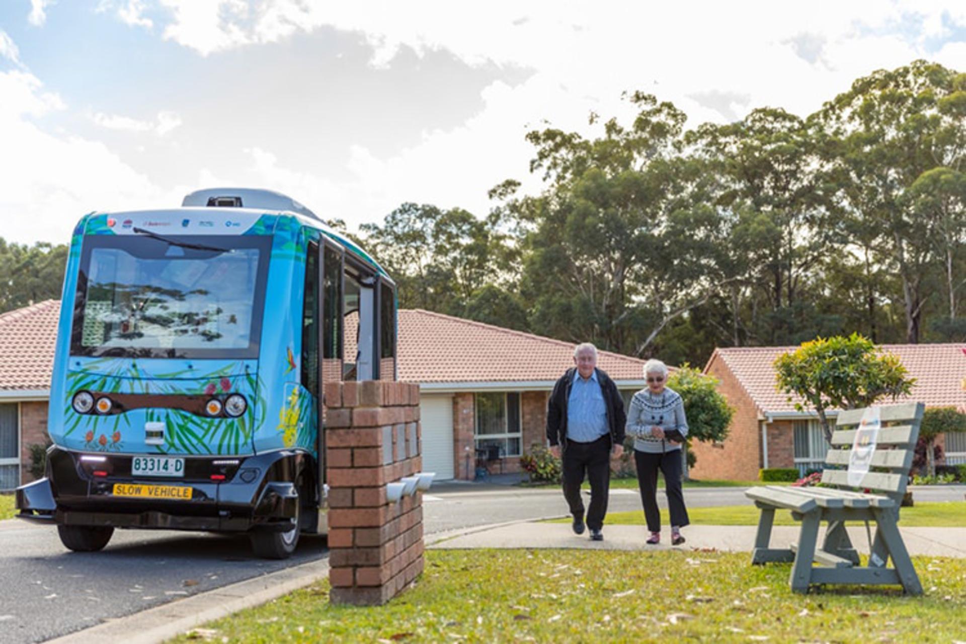 self-driving shuttle bus / شاتل باس اتوبوس خودران