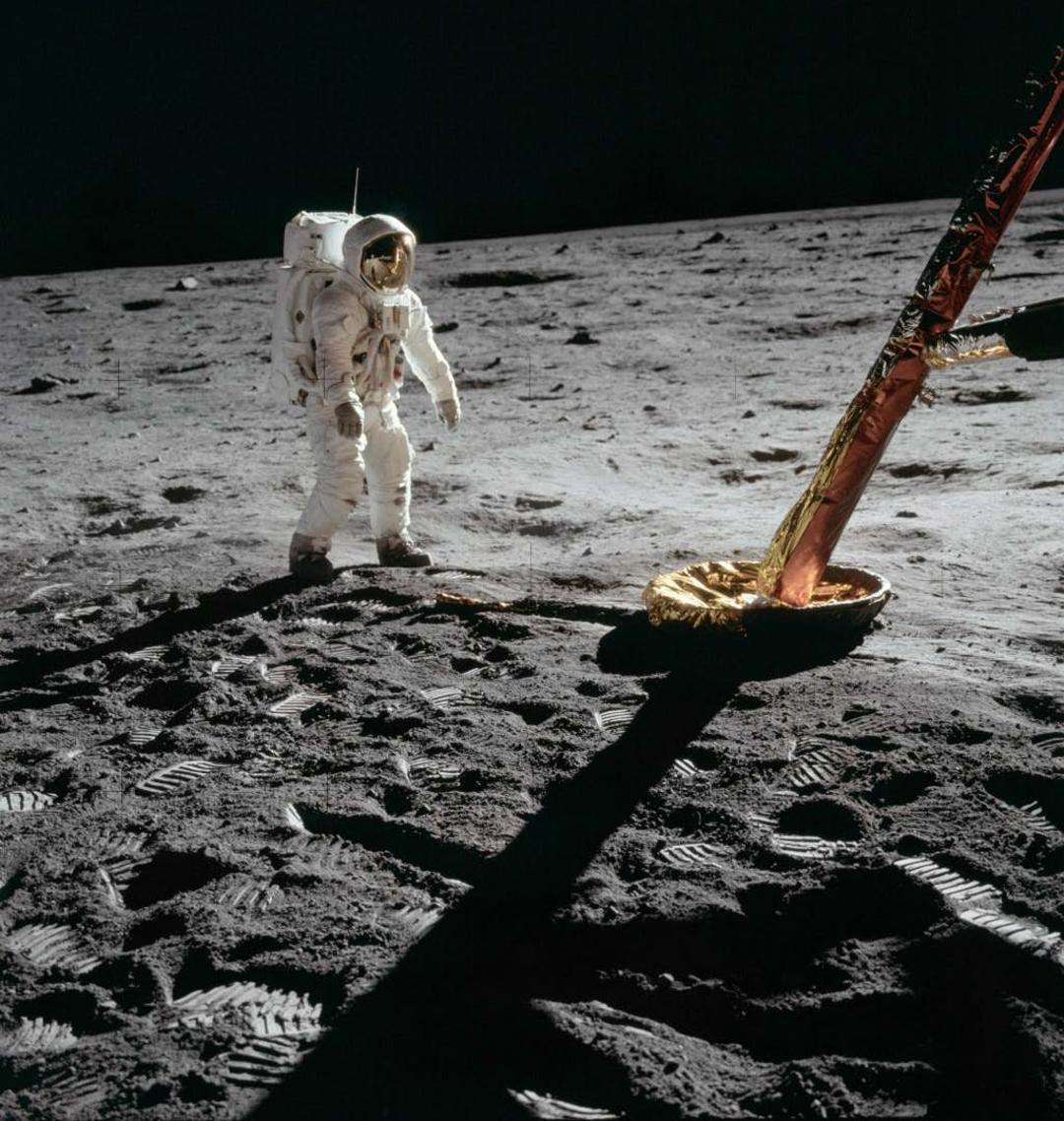 Apollo 11 / آپولو 11