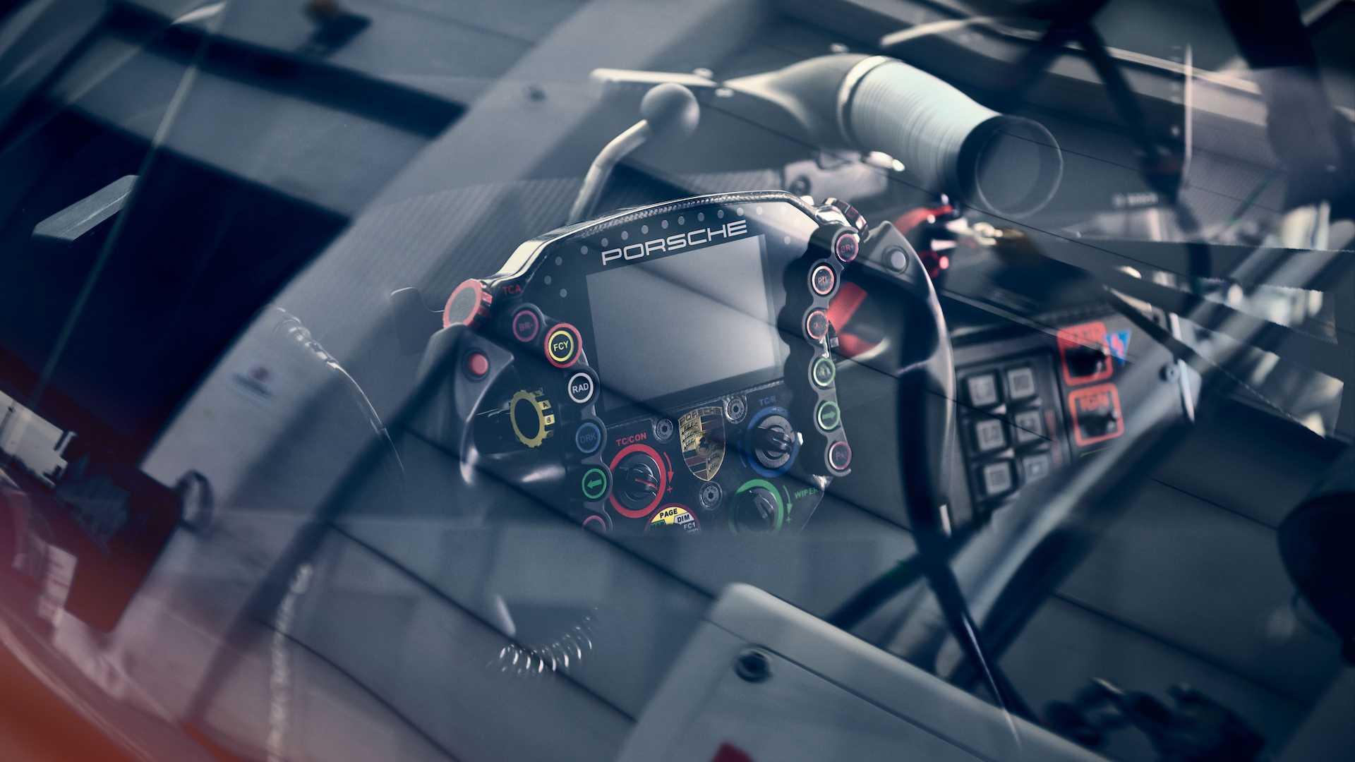 Porsche 911 RSR