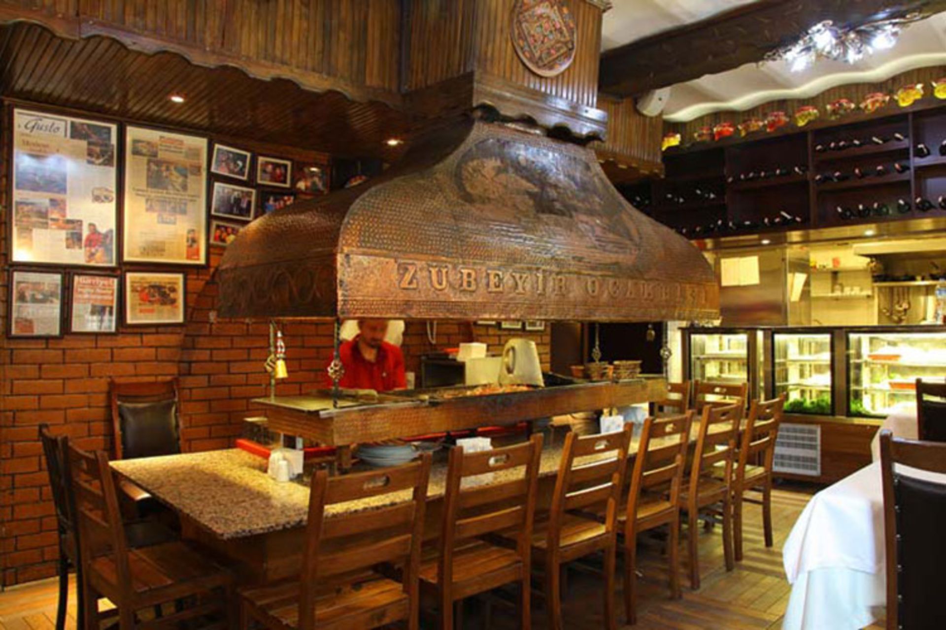 رستوران زیبر کجارو