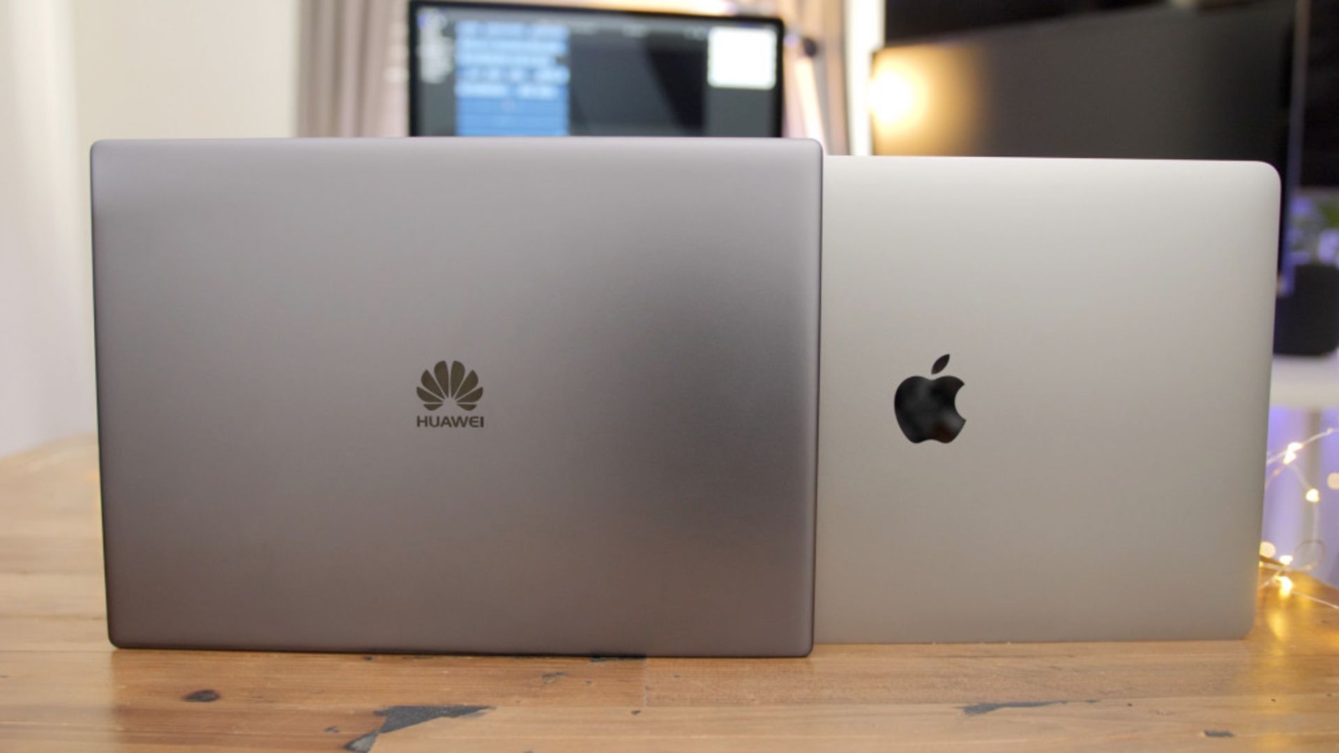 میت‌ بوک ایکس پرو / مک بوک پرو 