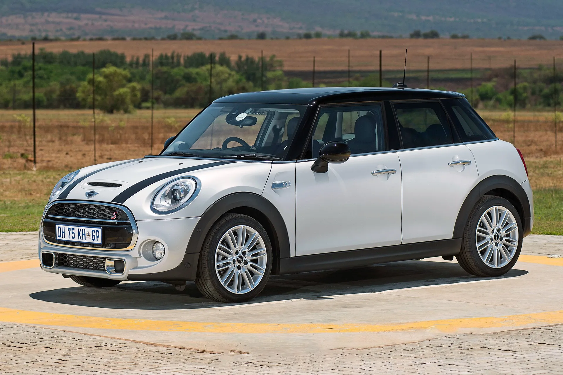 Mini cooper  مینی پرشیا خودرو