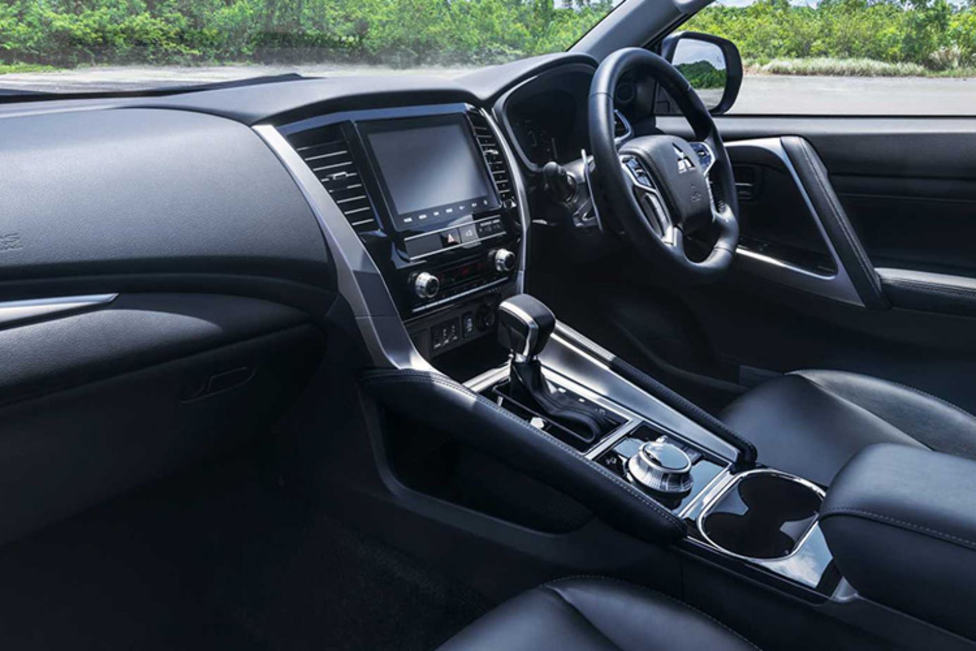 میتسوبیشی پاجرو فیس لیفت