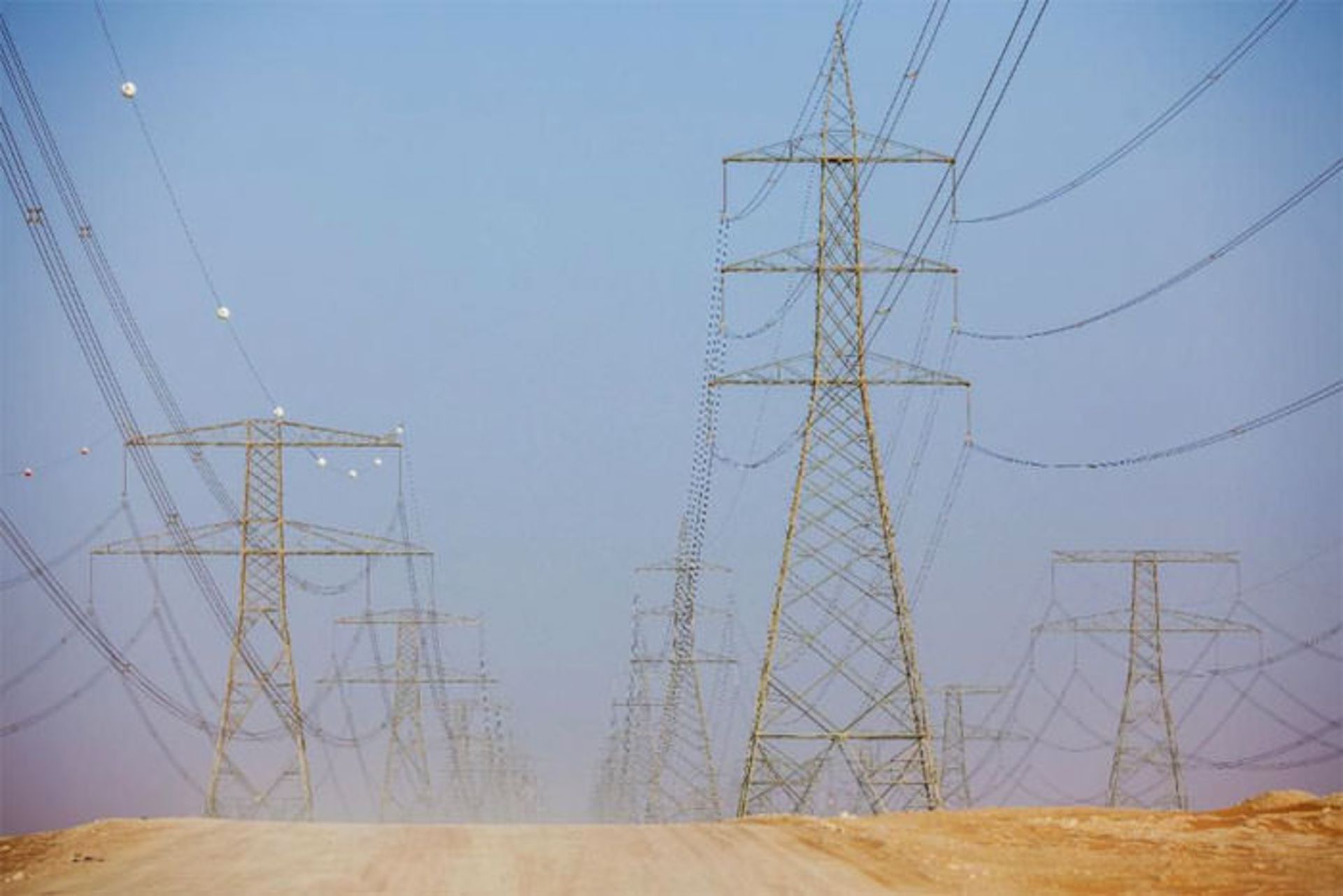 خطوط برق ابوظبی