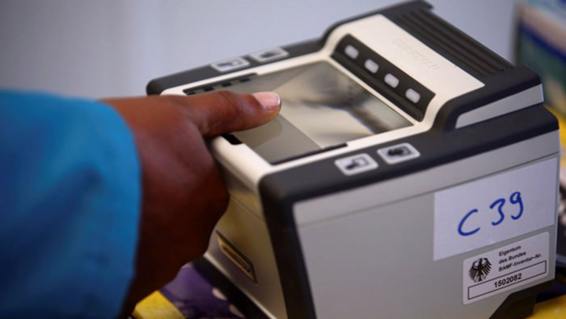 اسکنر اثر انگشت