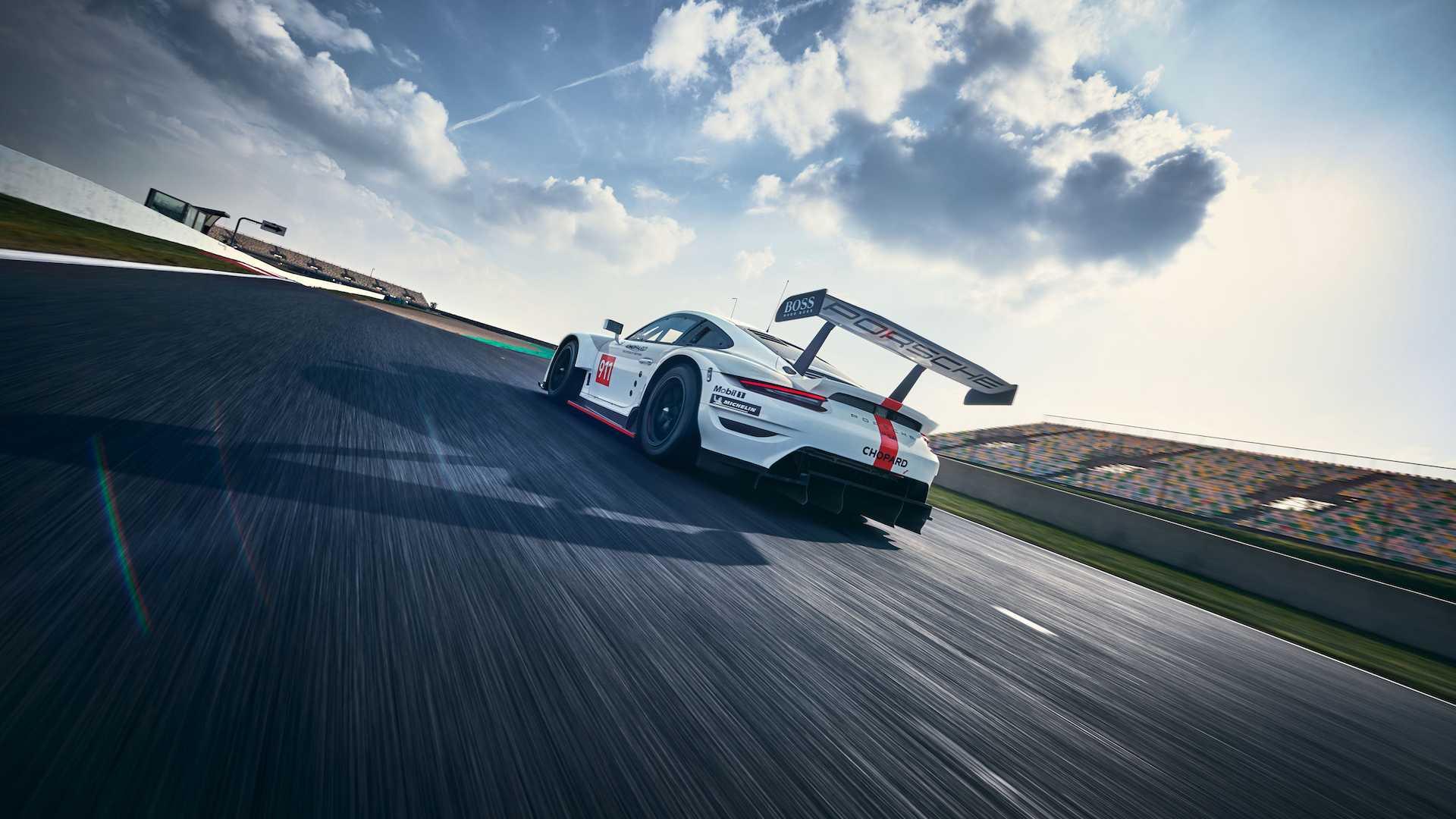 Porsche 911 RSR