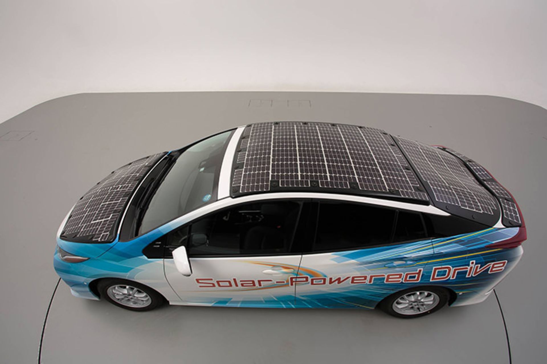 Toyota Prius Prime Solar hybrid car / خودروی هیبریدی خورشیدی تویوتا پریوس پرایم