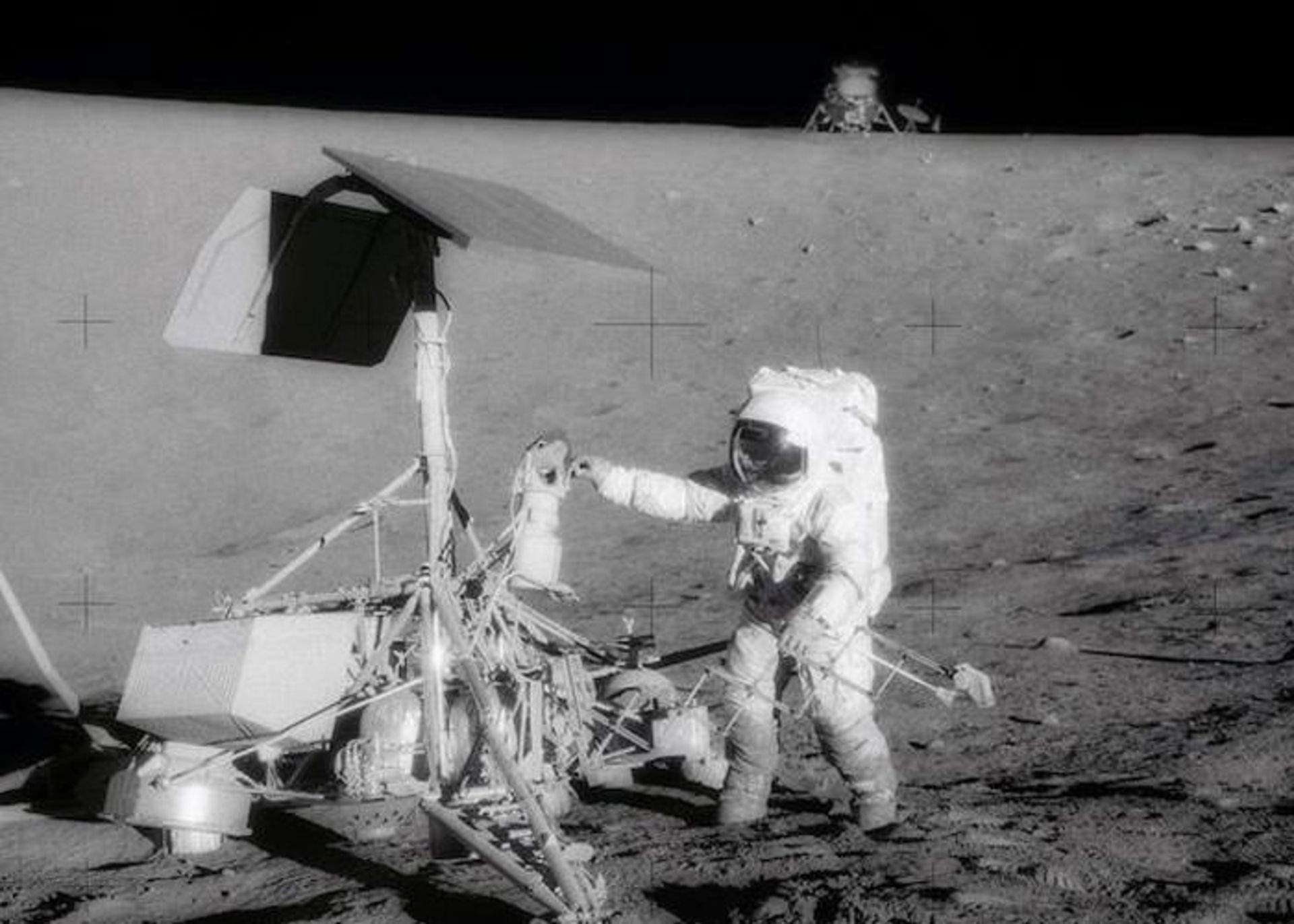 گرد و غبار قمری