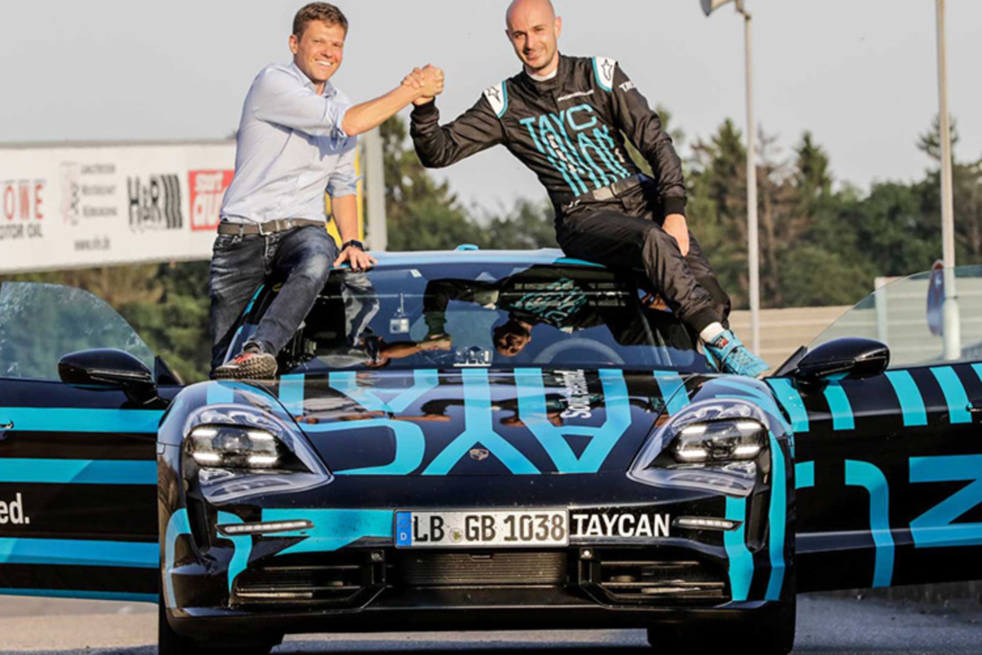 پورشه تایکان 