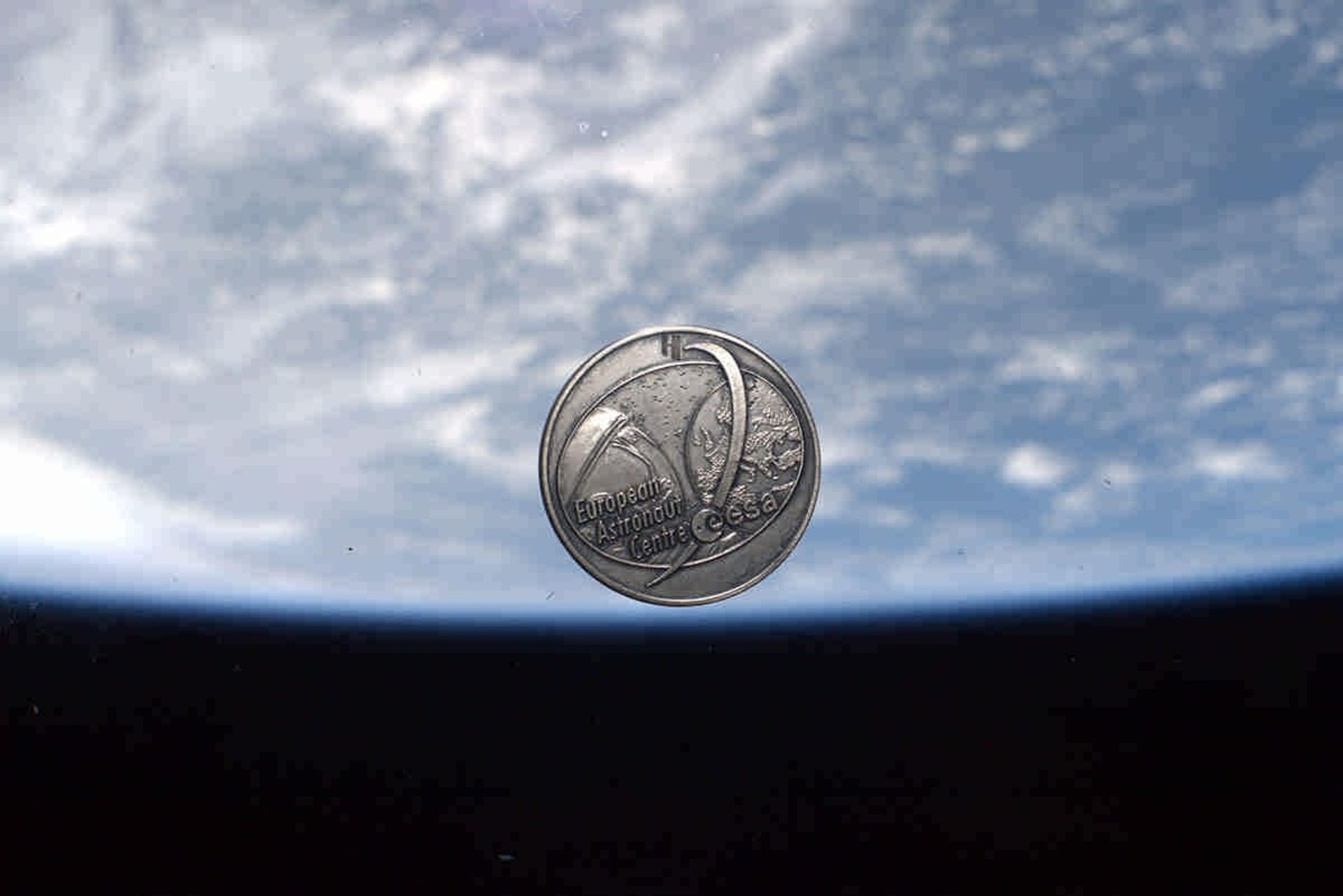 نشان مرکز فضانوردی اروپا در فضا