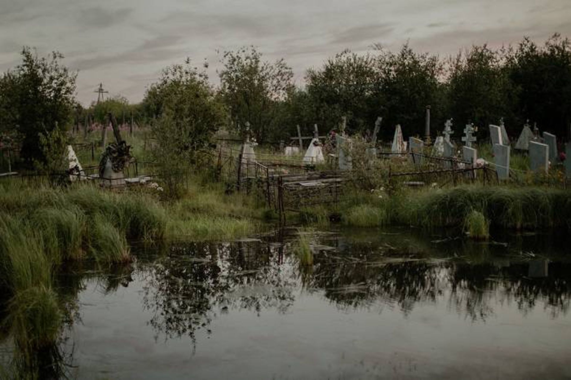 آب گرفتگی گورستانی در سیبری