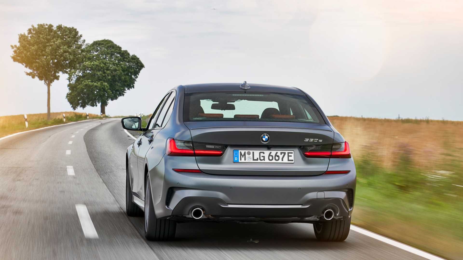 2020 BMW 330e Plug-In Hybrid / بی ام و پلاگین هیبریدی