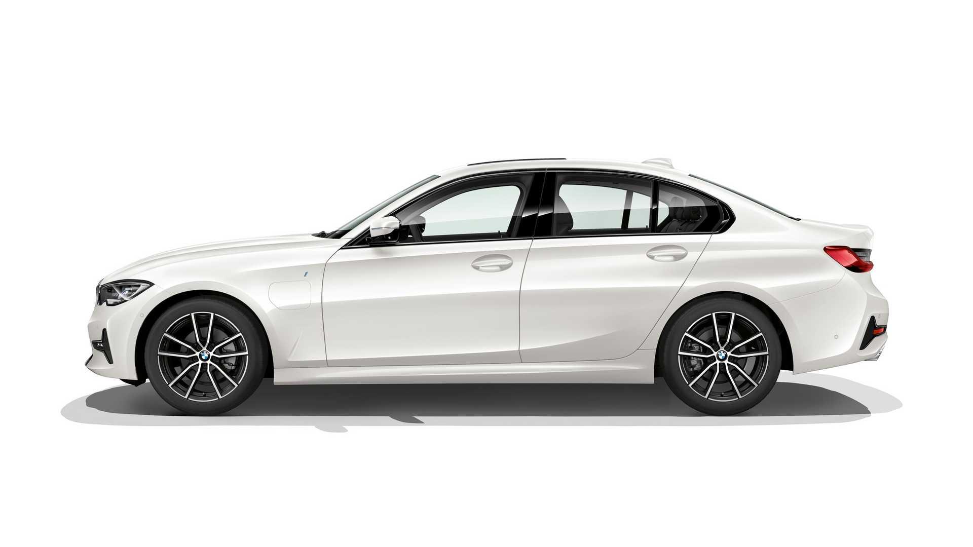 2020 BMW 330e Plug-In Hybrid / بی ام و پلاگین هیبریدی