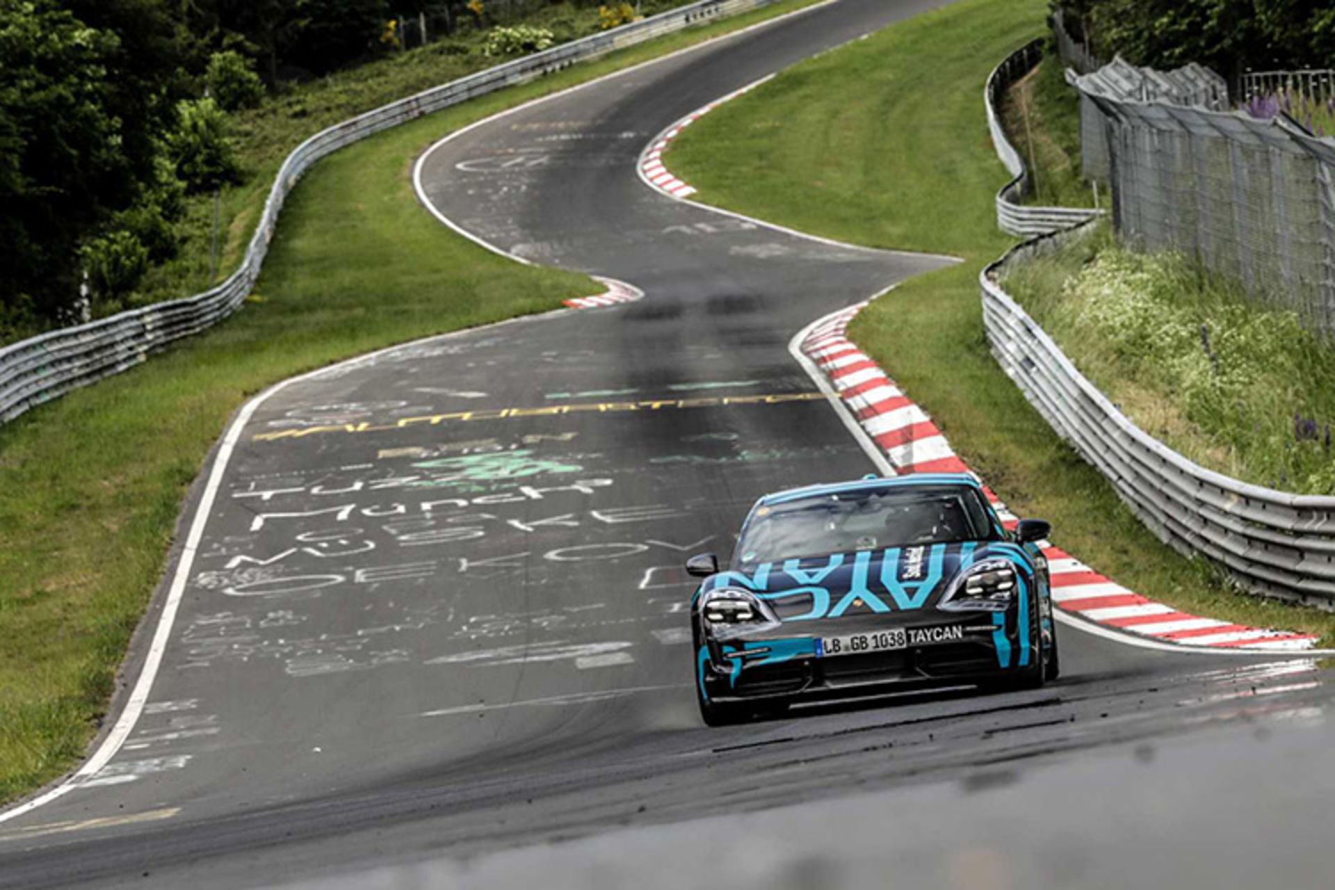 پورشه تایکان 