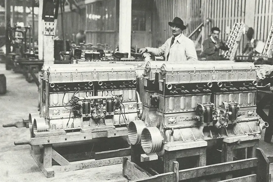 Bugatti u-16 engine 