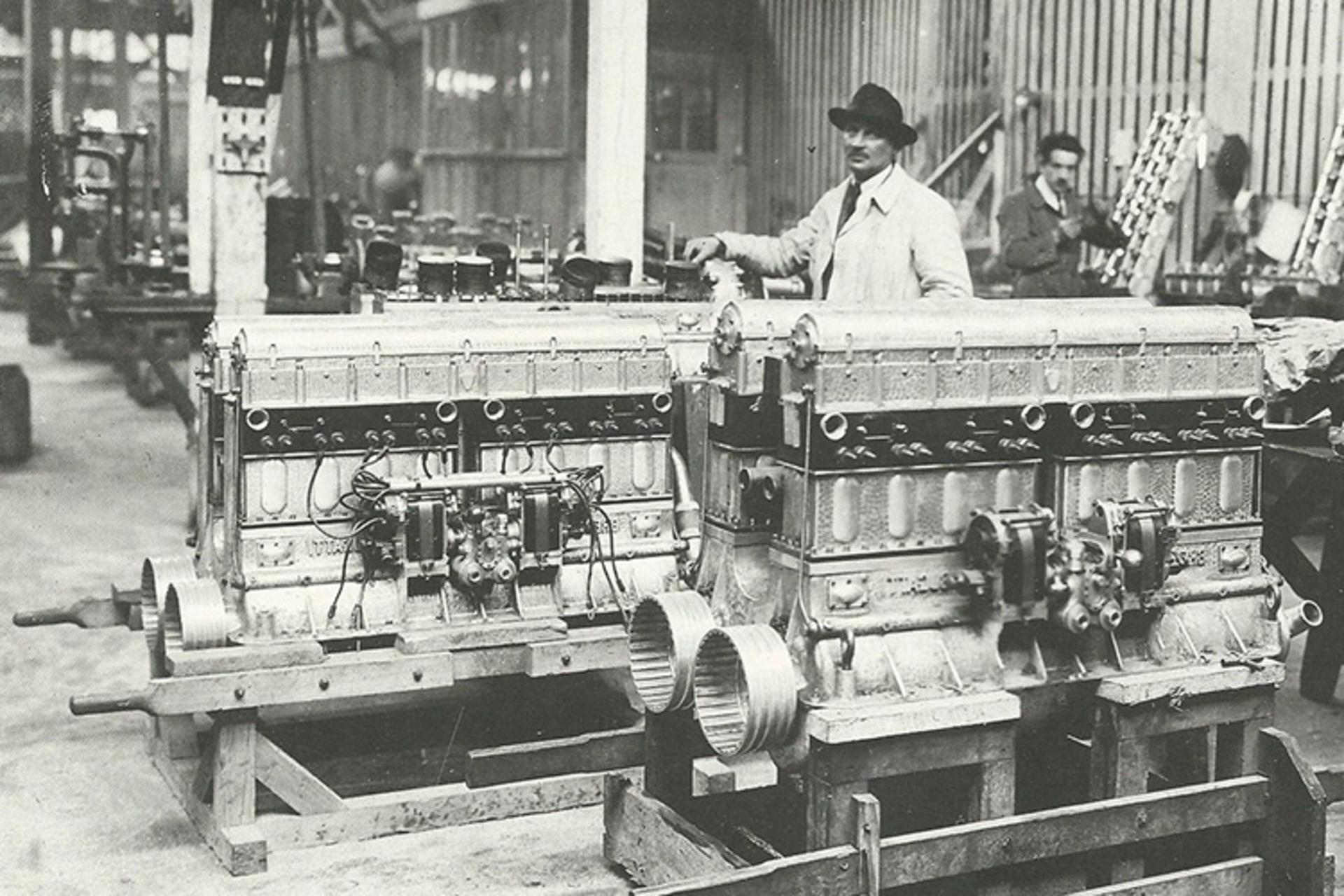 Bugatti u-16 engine 