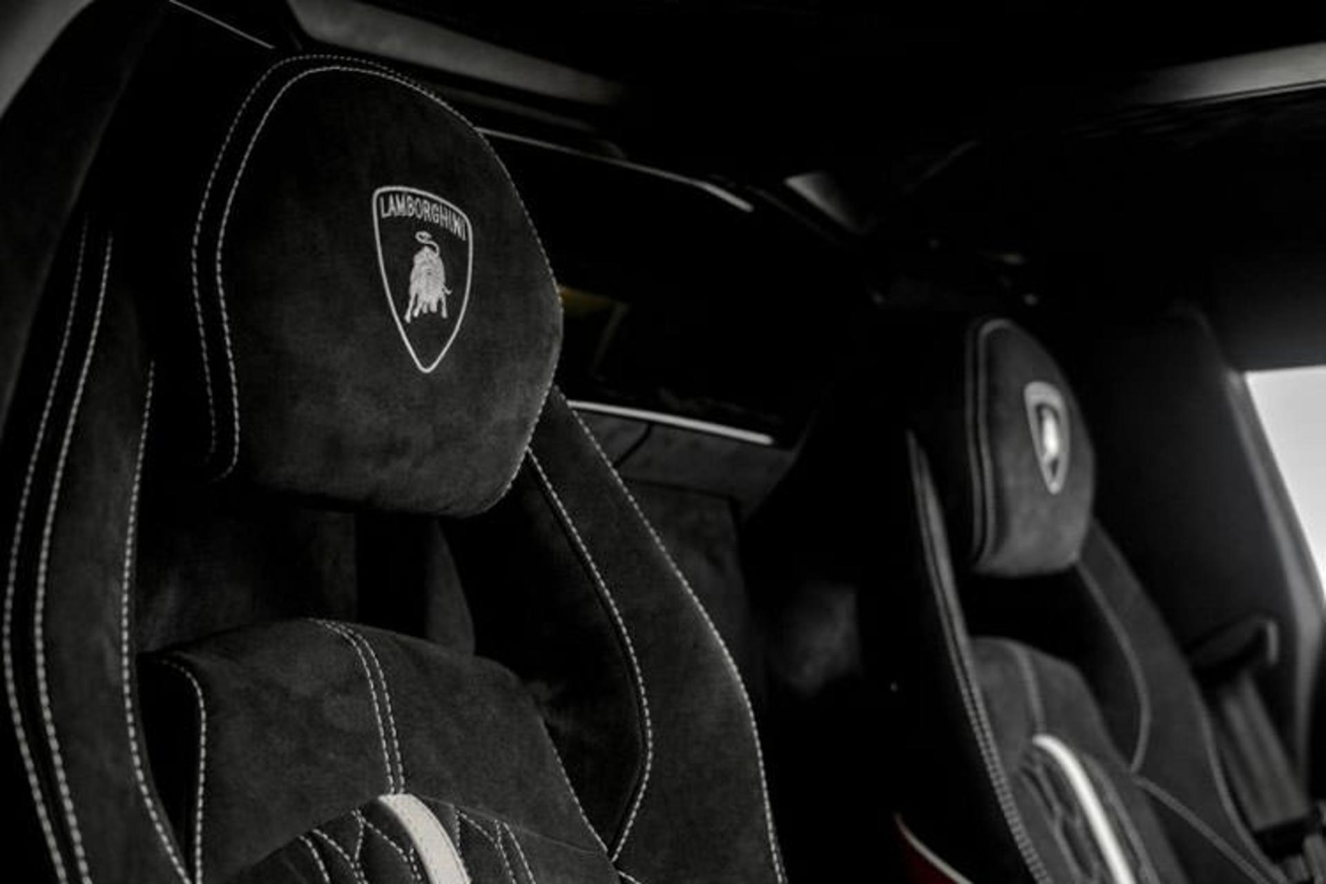 Lamborghini Aventador Roadster / لامبورگینی اونتادور رودستر