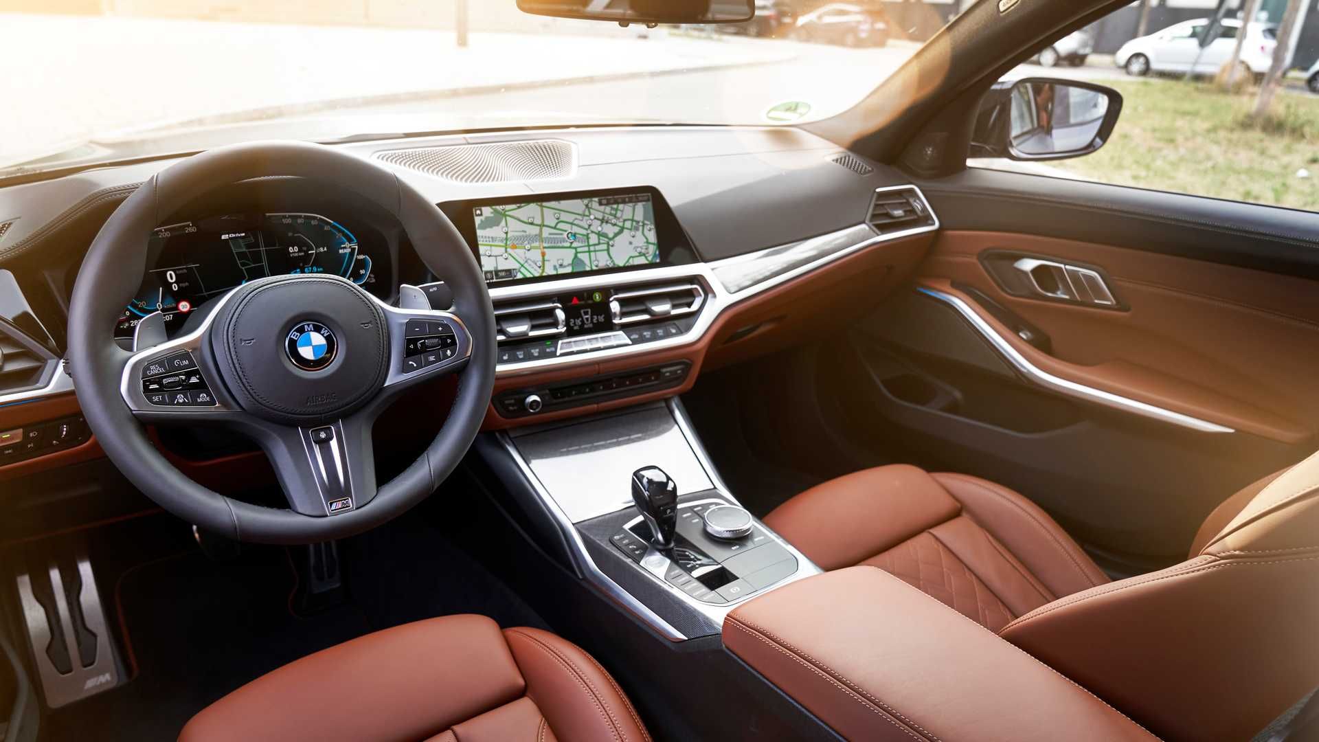 2020 BMW 330e Plug-In Hybrid / بی ام و پلاگین هیبریدی