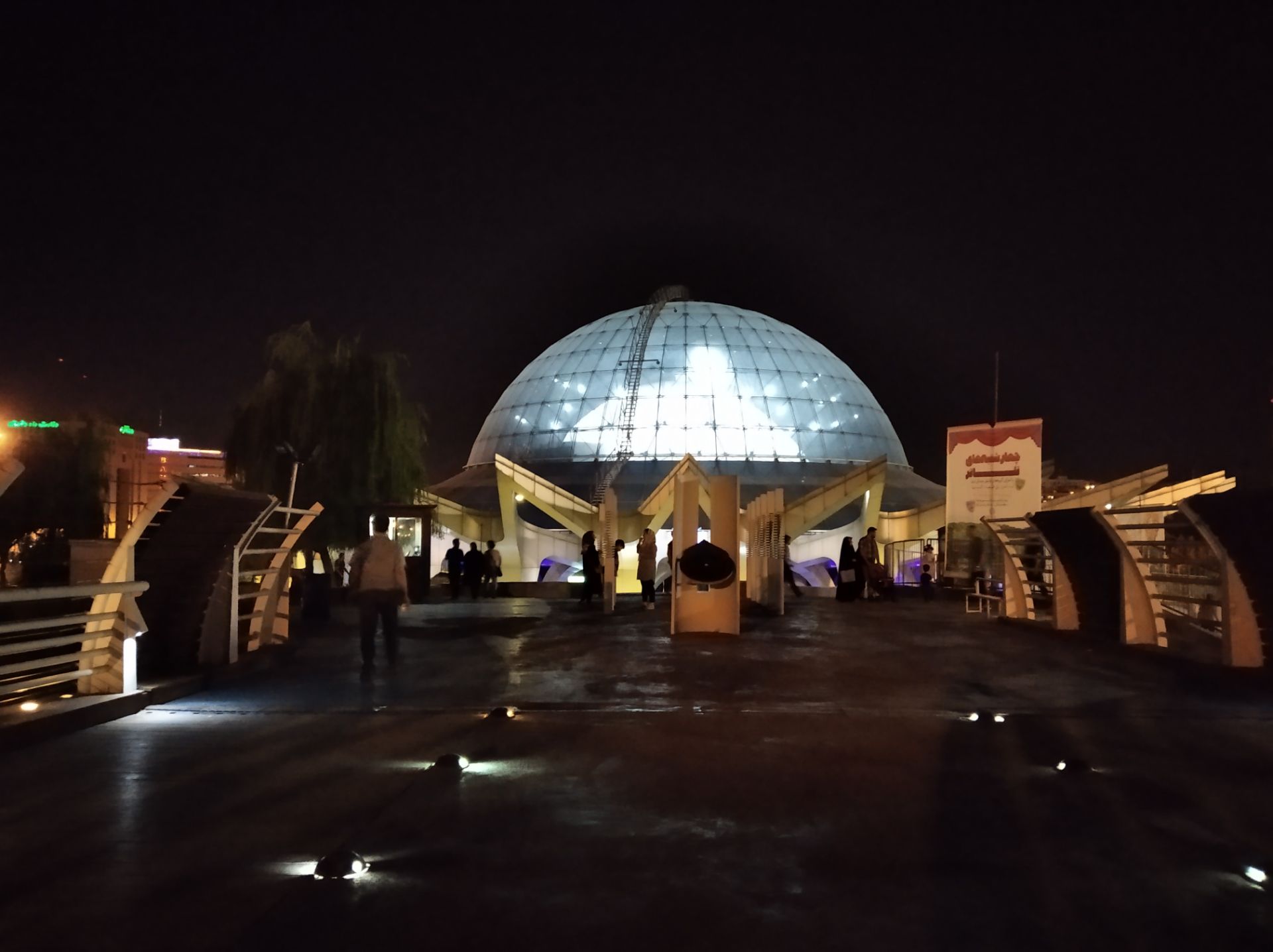 نمونه عکس شب ردمی ۷ ای شیائومی - حالت Photo