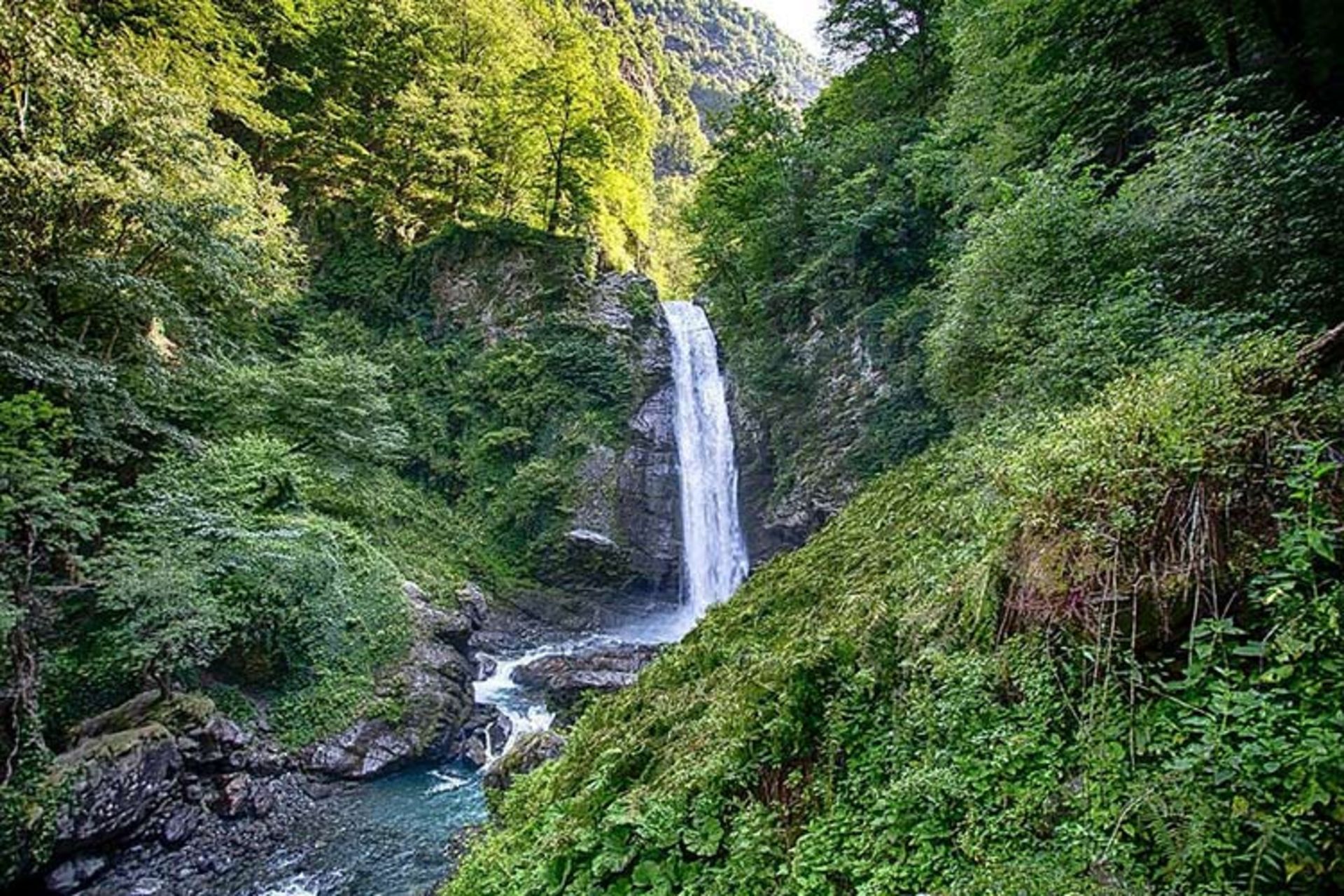 آبشار Ninoskhevi گرجستان