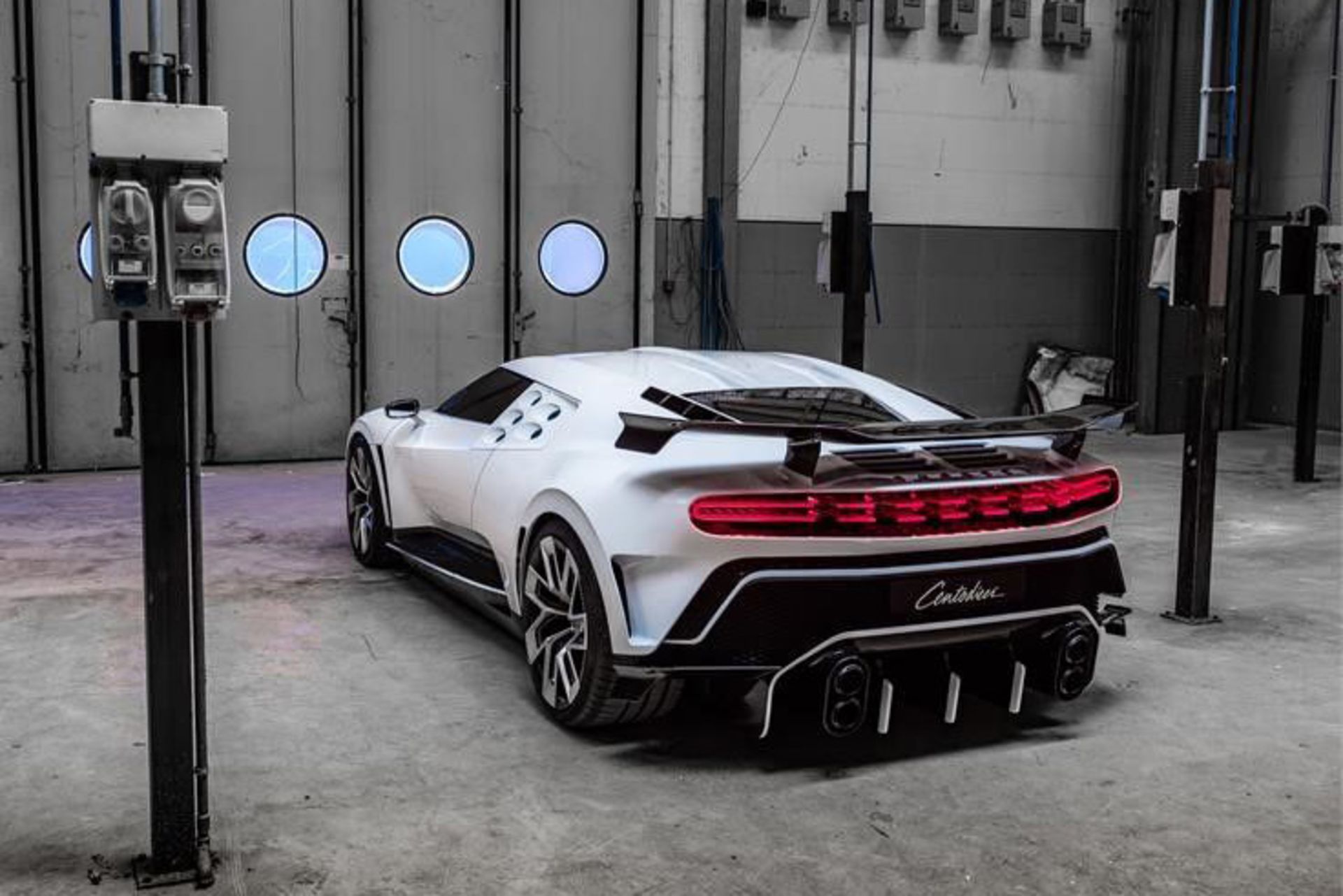 بوگاتی EB 110 سوپراسپرت هومیج سنتودینچی  Bugatti  EB110 Super Sport Hommage 