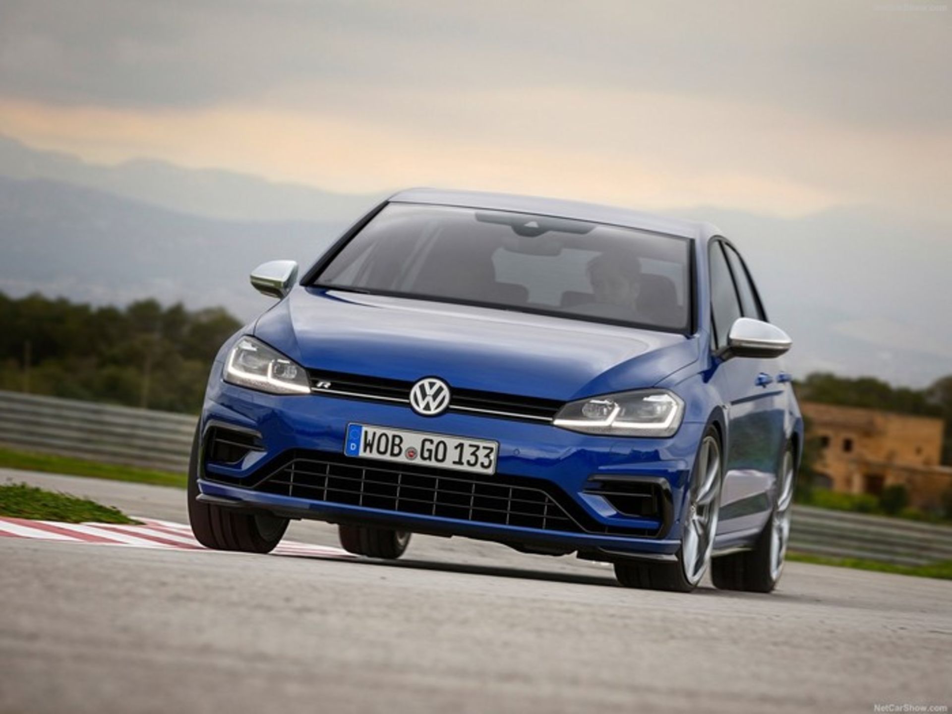 volkswagen golf r