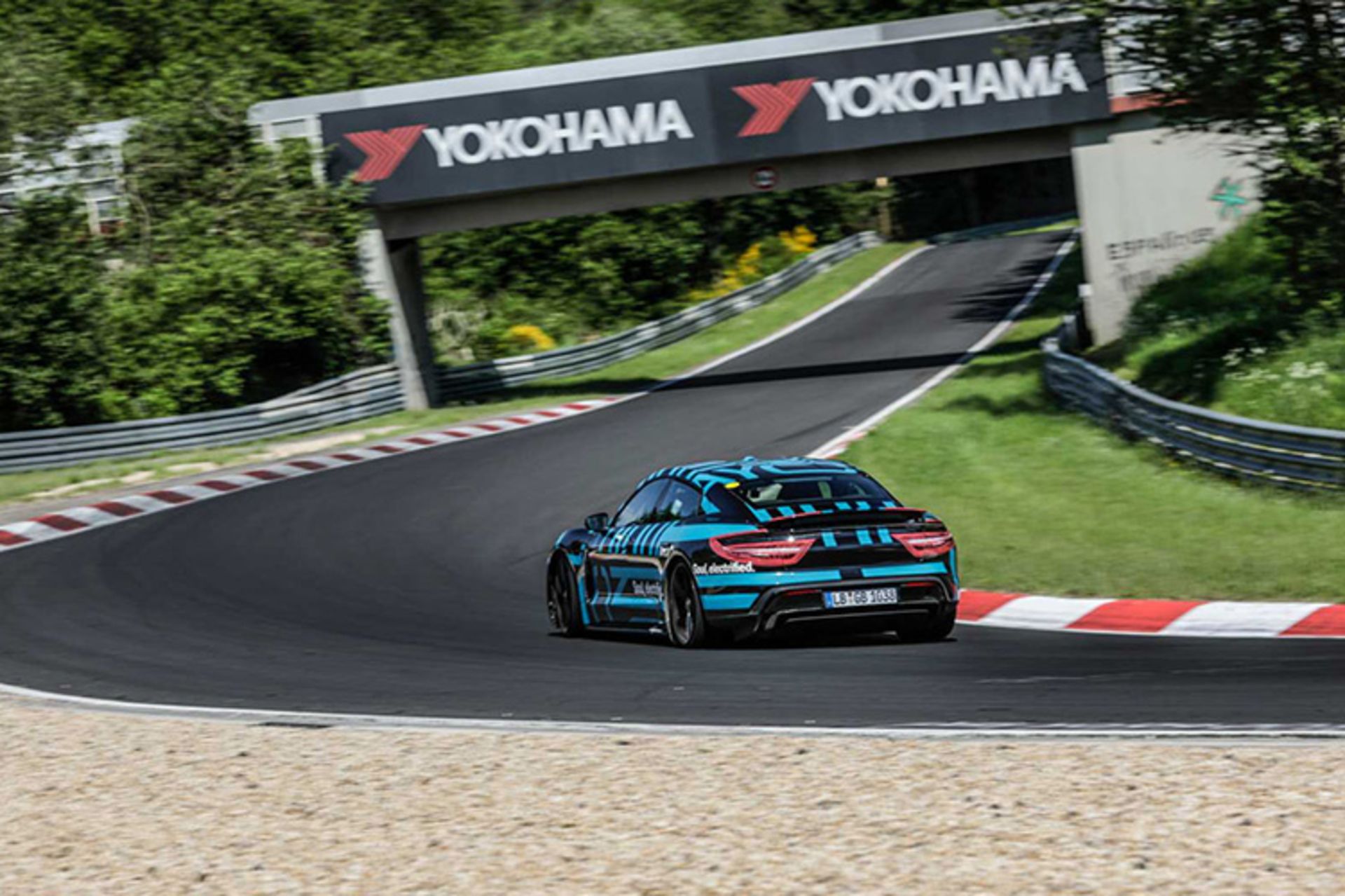 پورشه تایکان 