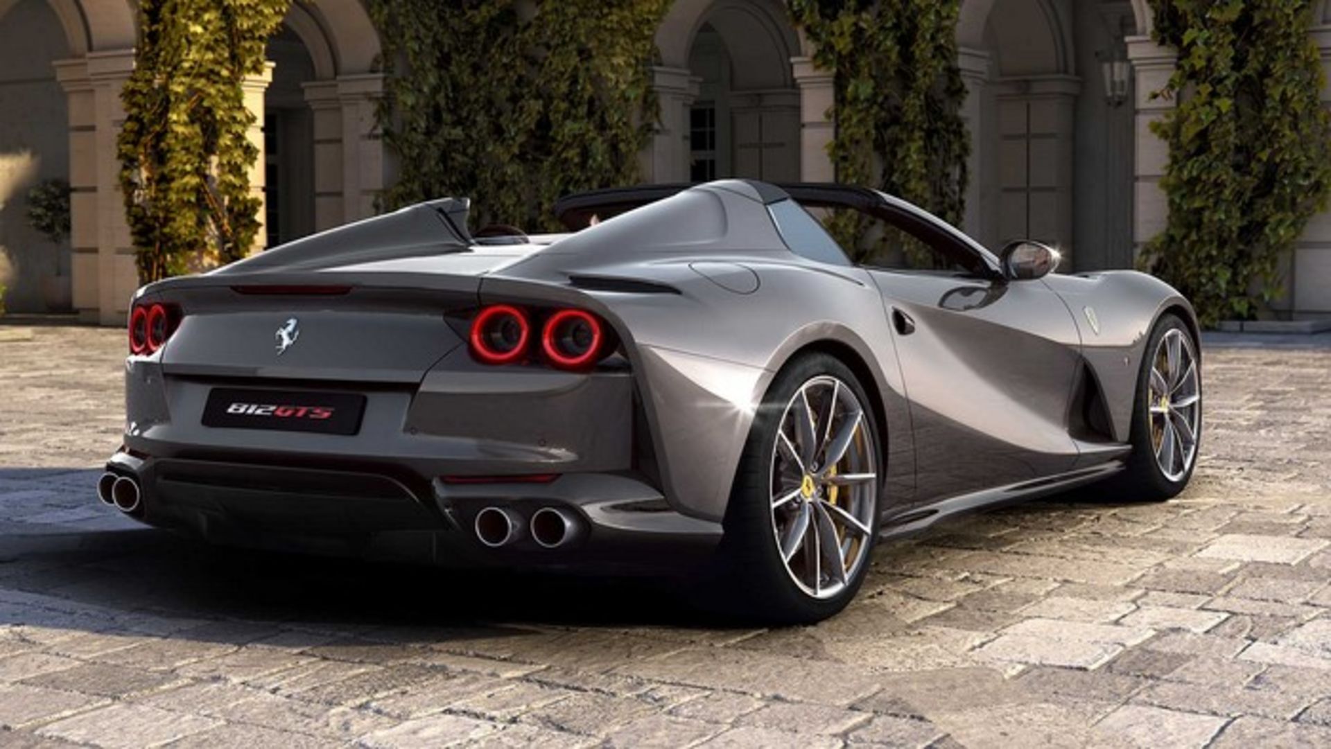2020 Ferrari 812 GTS