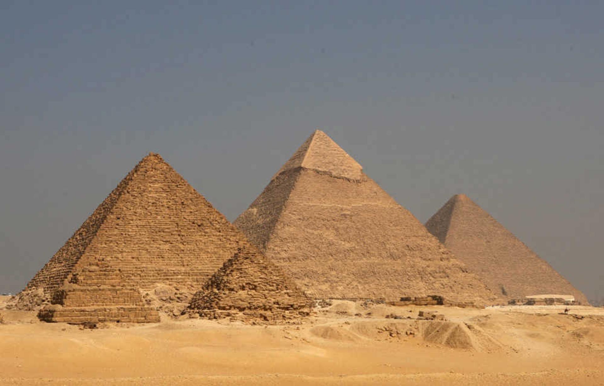 اهرام ثلاثه مصر