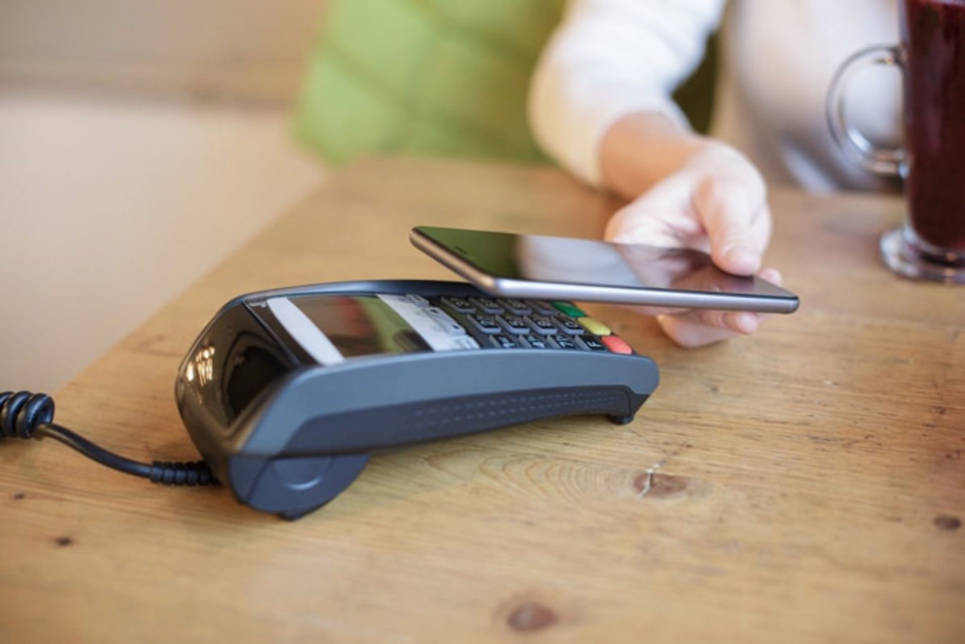 پرداخت موبایلی با NFC