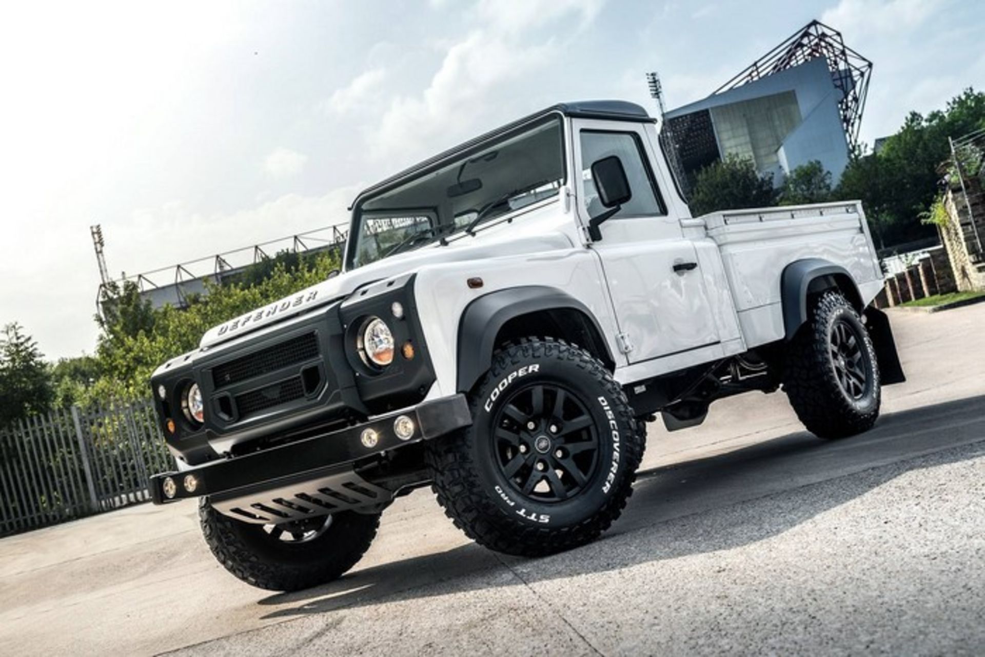 Chelsea Truck’s Custom Land Rover Defender Pickup