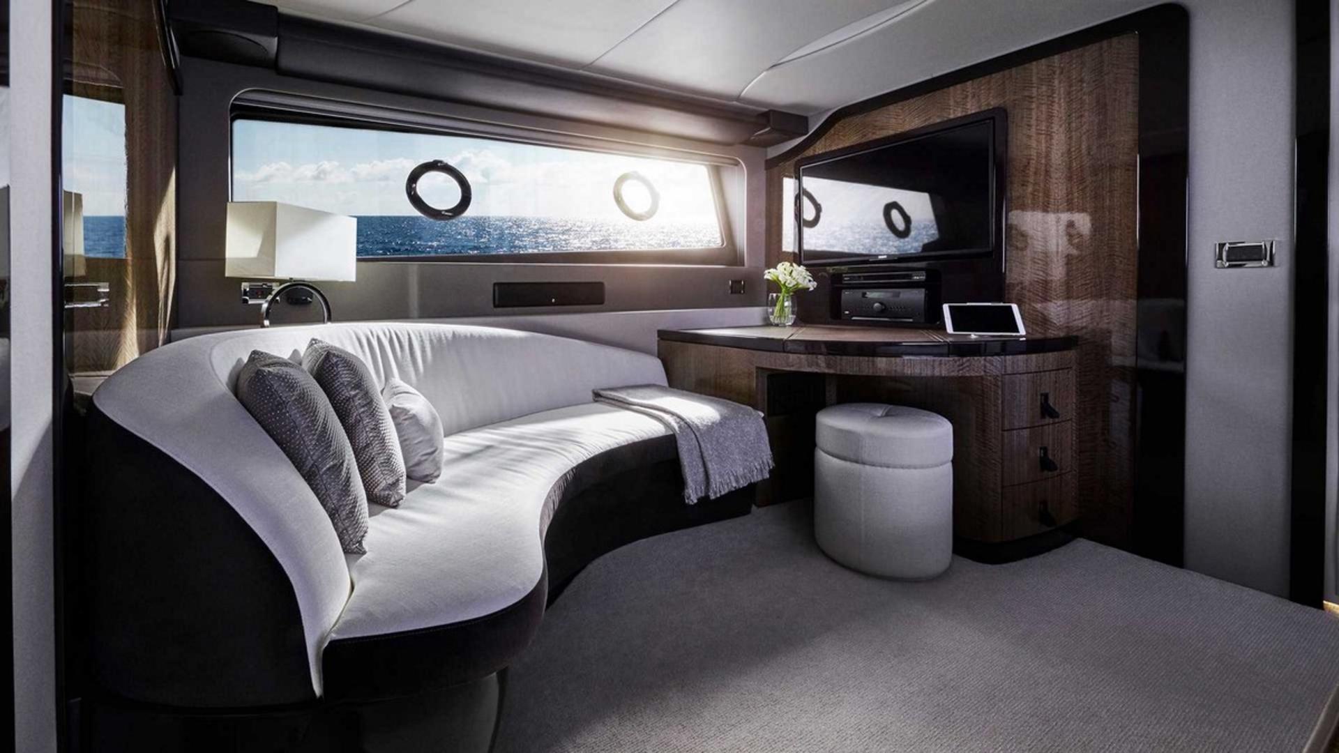 Lexus LY 650 Yacht