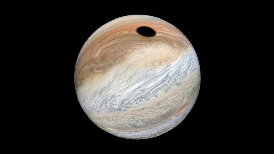 سیاهچاله‌‌ای ترسناک که روی سیاره مشتری خیمه زده است!
