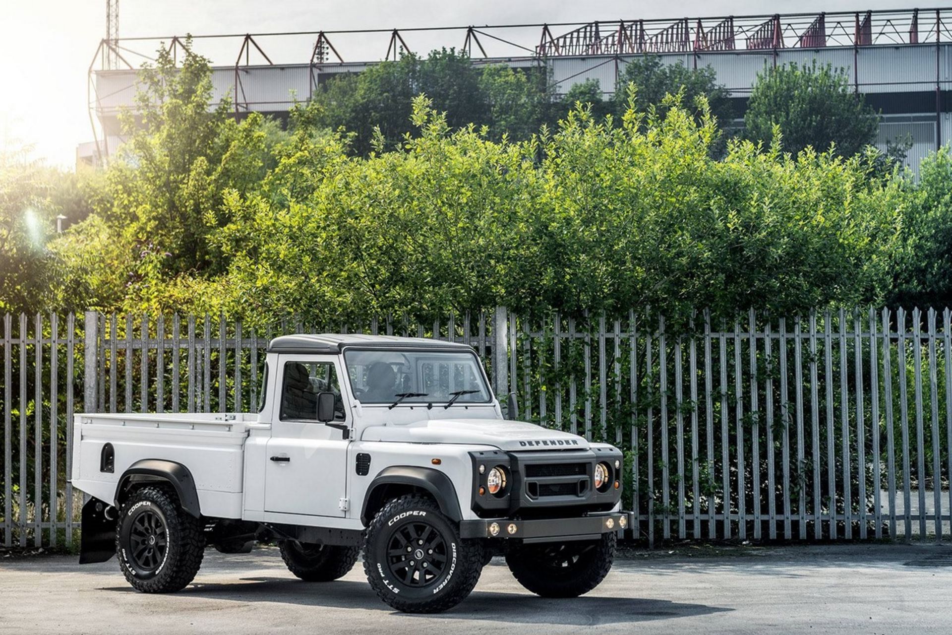 Chelsea Truck’s Custom Land Rover Defender Pickup