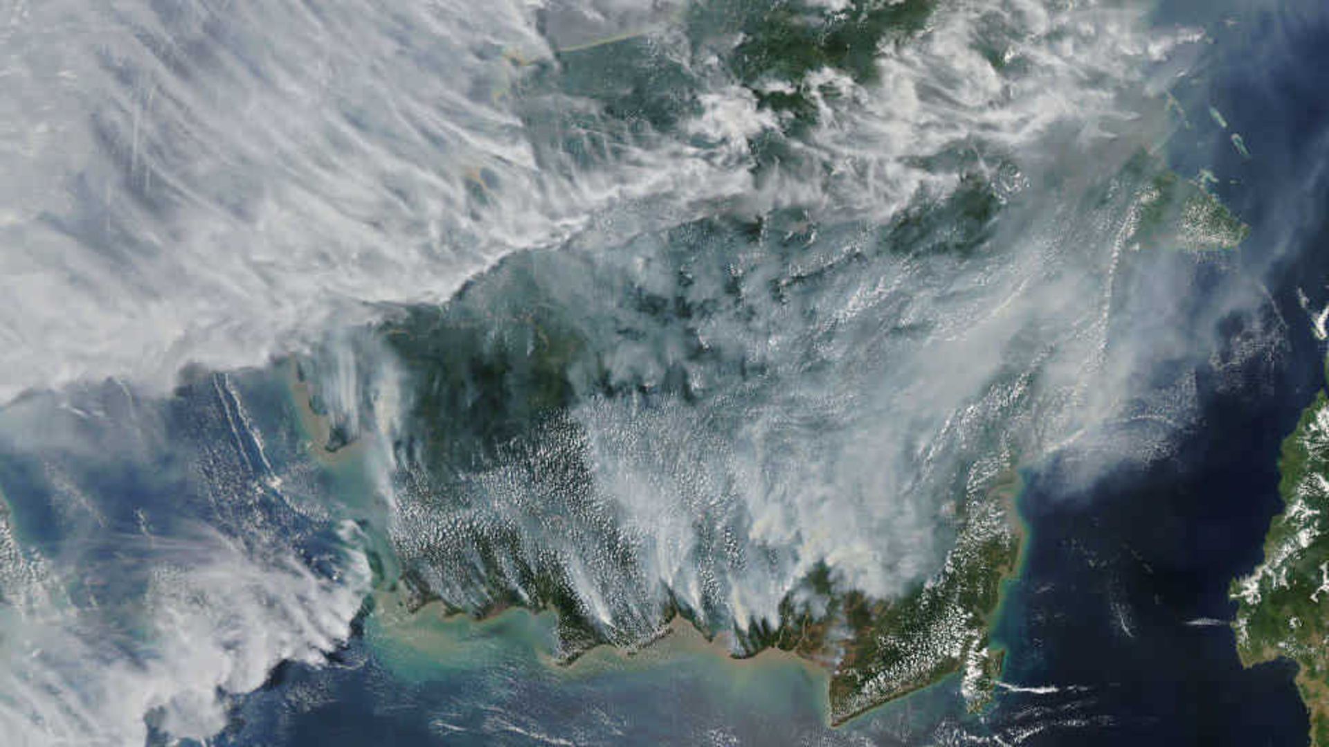 تصویر ماهواره‌ای از وضعیت وخیم آتش‌سوزی‌های اندونزی