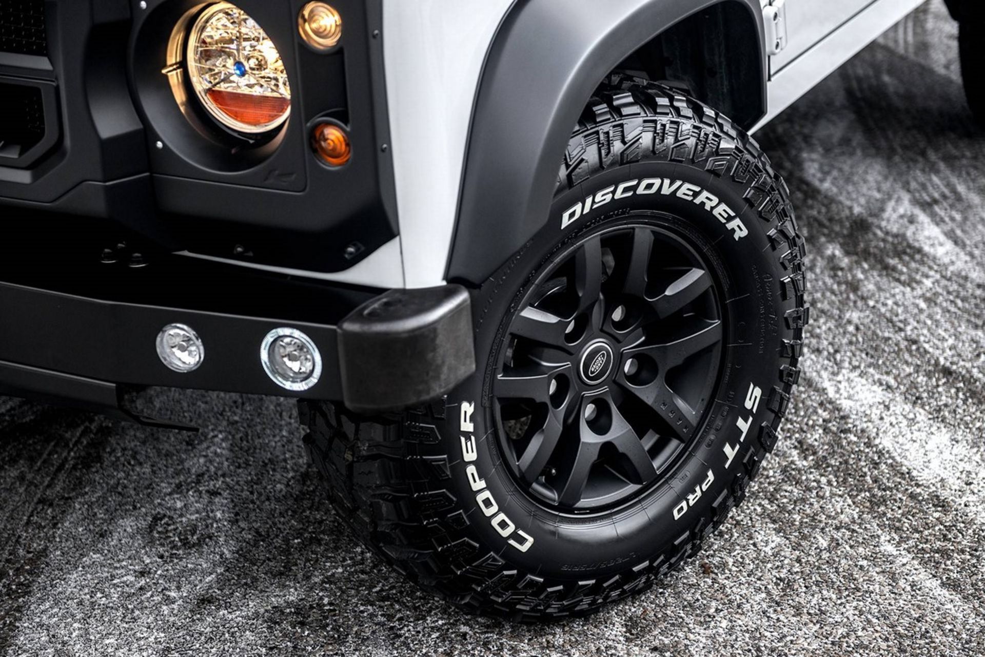 Chelsea Truck’s Custom Land Rover Defender Pickup
