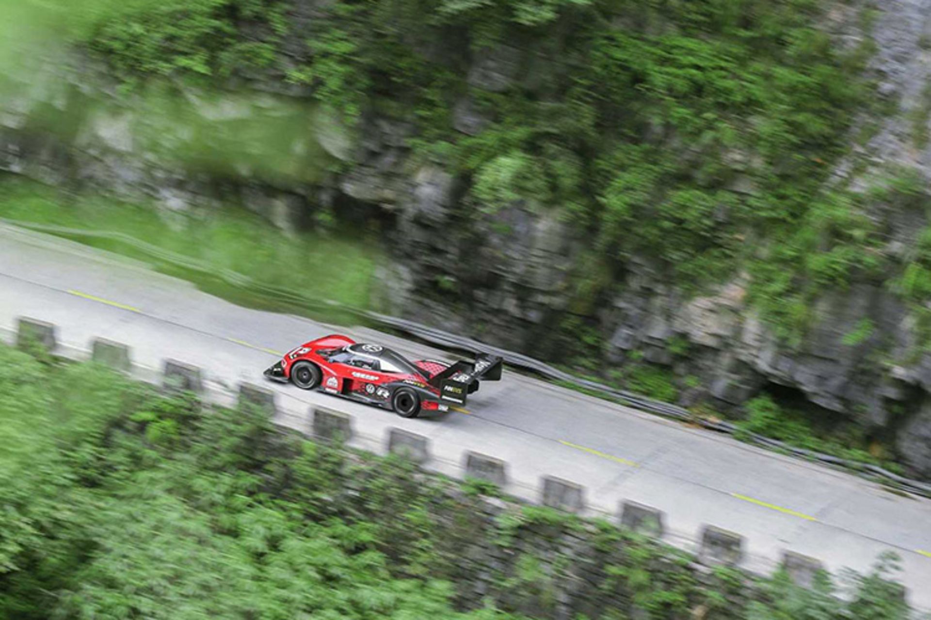 فولکس واگن ID.R