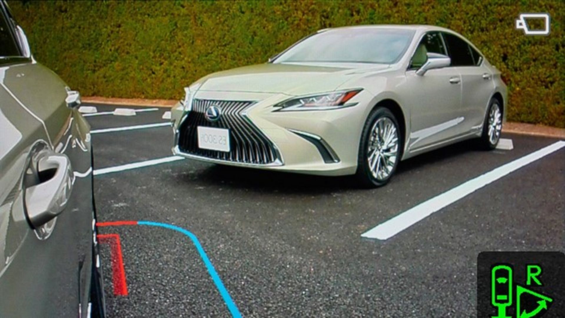 Lexus ES Digital Outer Mirror