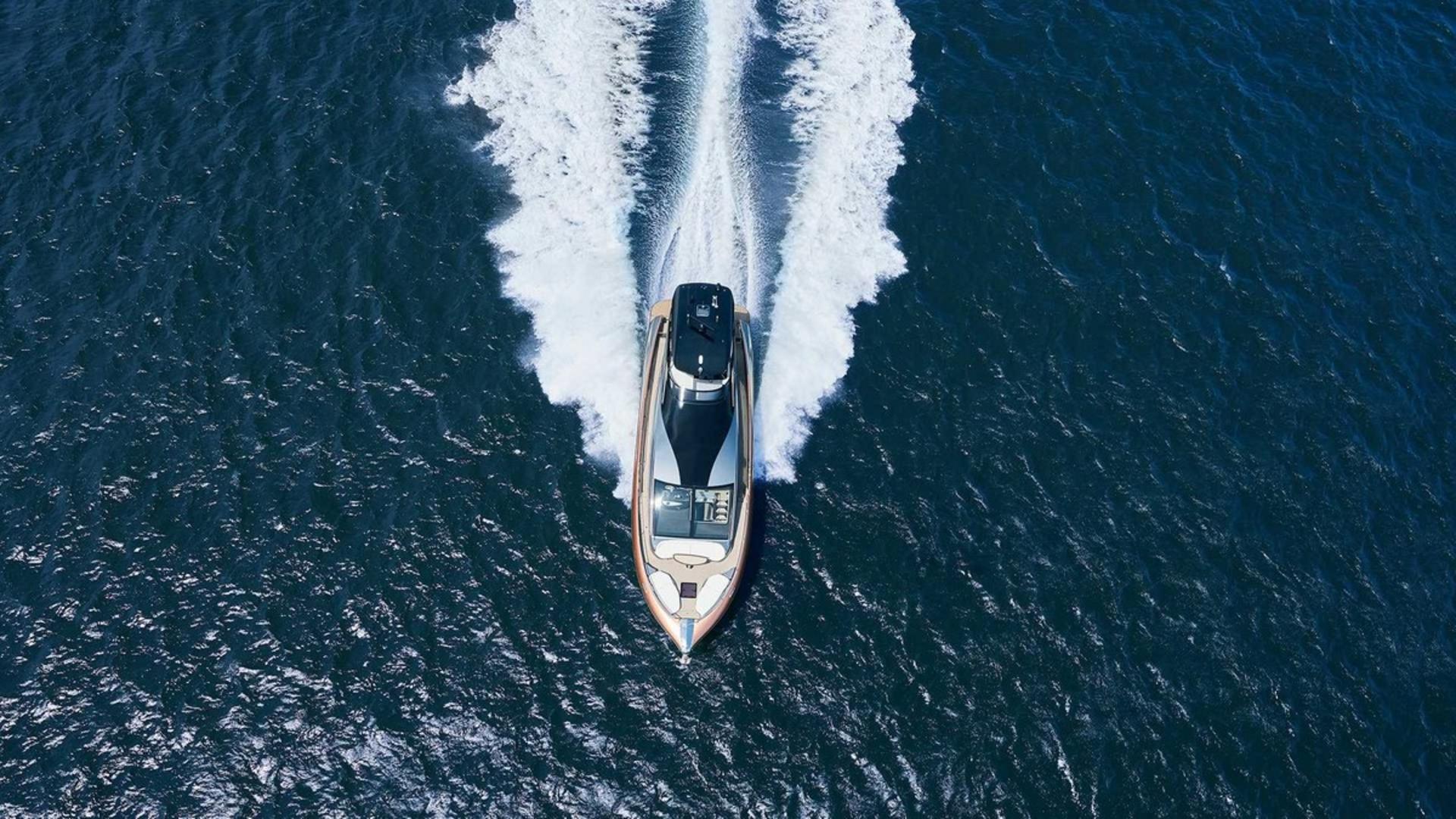 Lexus LY 650 Yacht