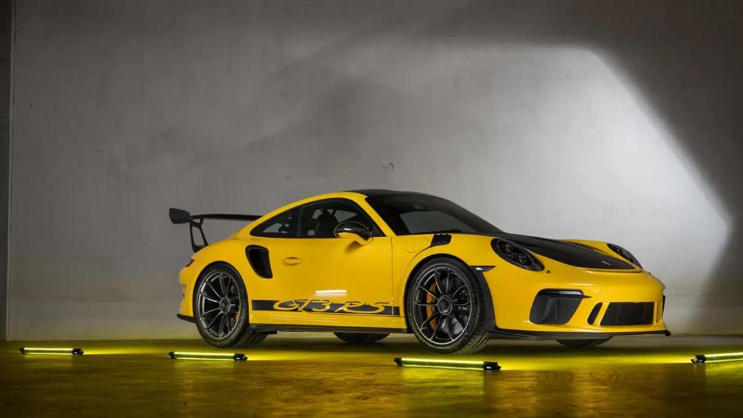 خودرو پورشه 2019 PORSCHE 911 GT3 RS ‘WEISSACH’ (991.2) از نمای سه‌رخ جلو
