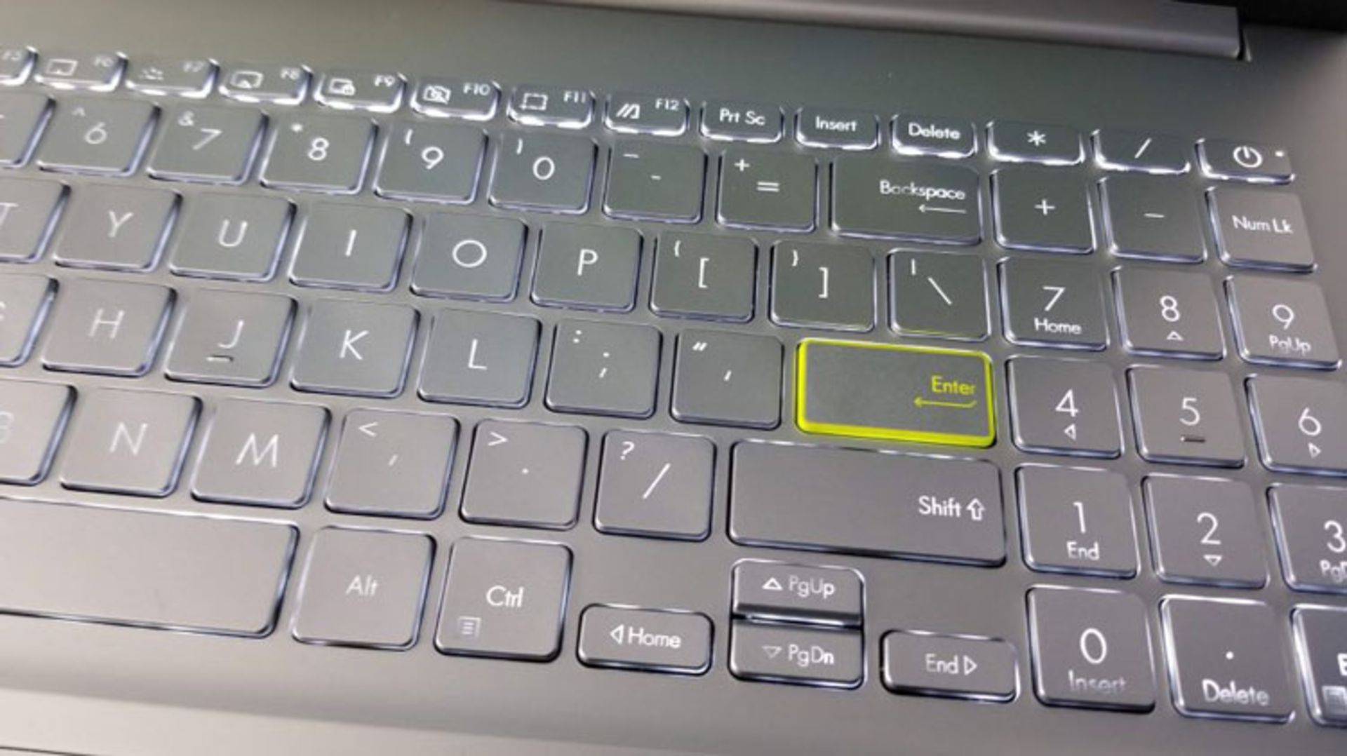 نوار زرد رنگ کلید اینتر ویووبوک 