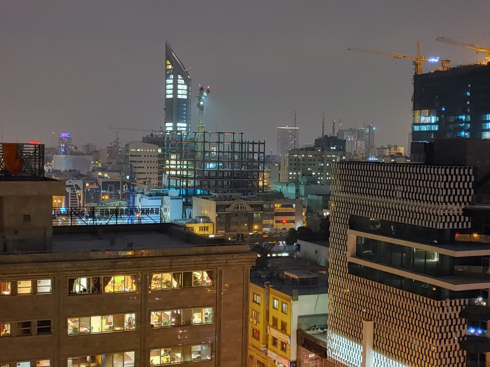 نمونه‌عکس‌های ال‌جی جی ۸ اس در طول شب